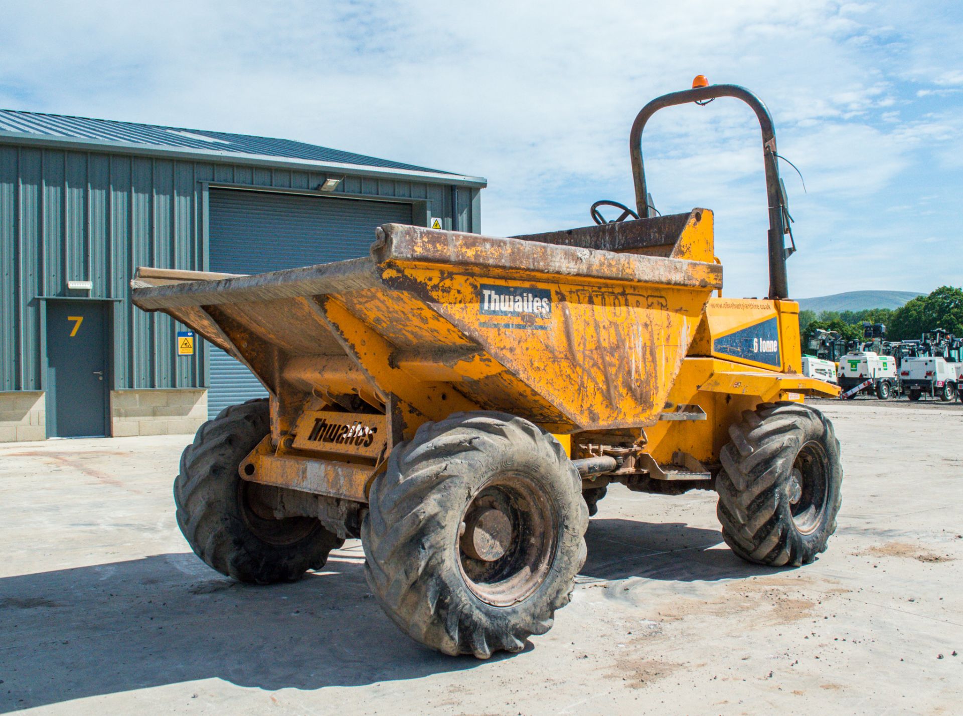 Thwaites 6 tonne straight skip dumper Year: 2008 S/N: 801B7712 Recorded Hours: 3987 DU14