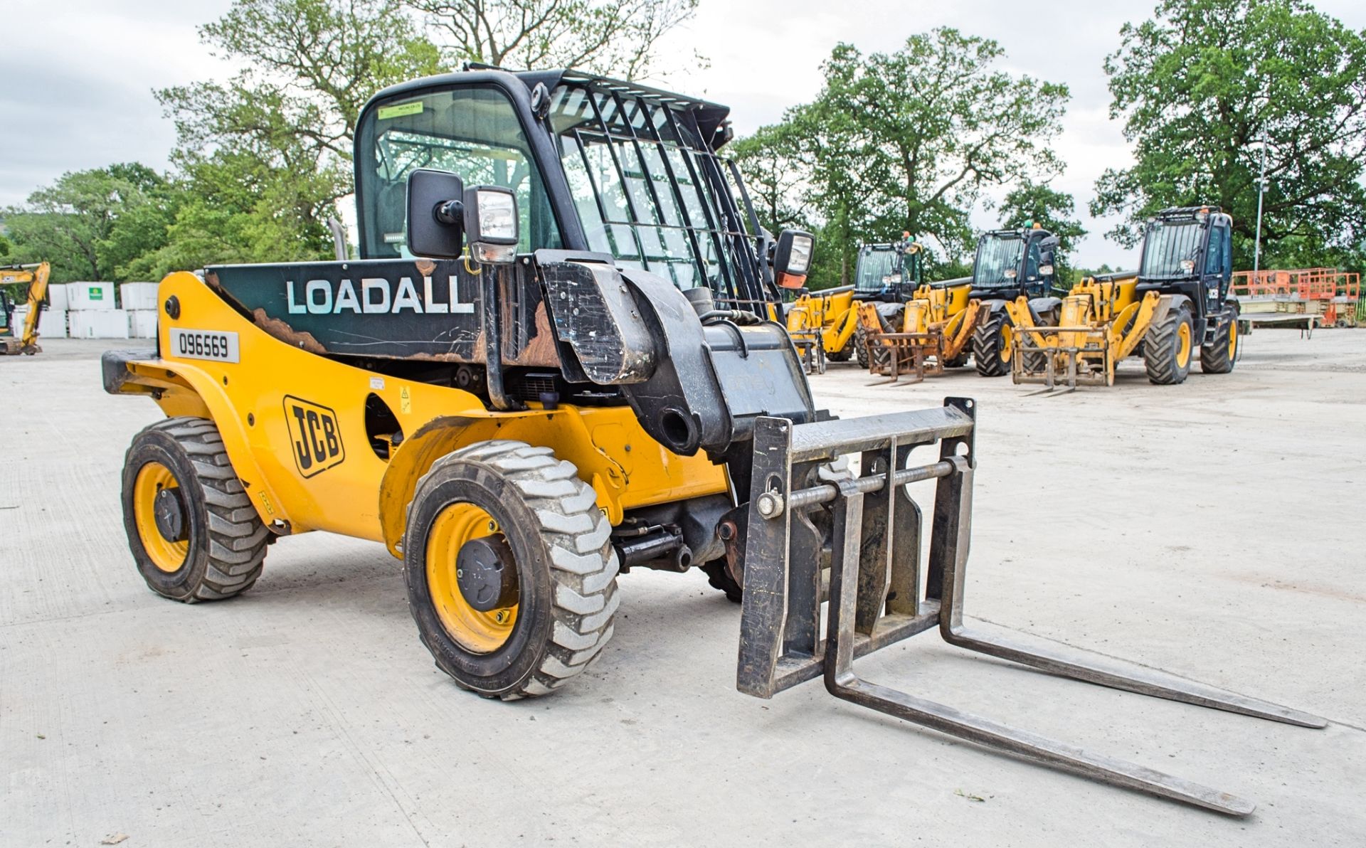 JCB 520-40 4 metre telescopic handler Year: 2008 S/N: 1014369 Recorded Hours: 4290 096569 - Image 2 of 20