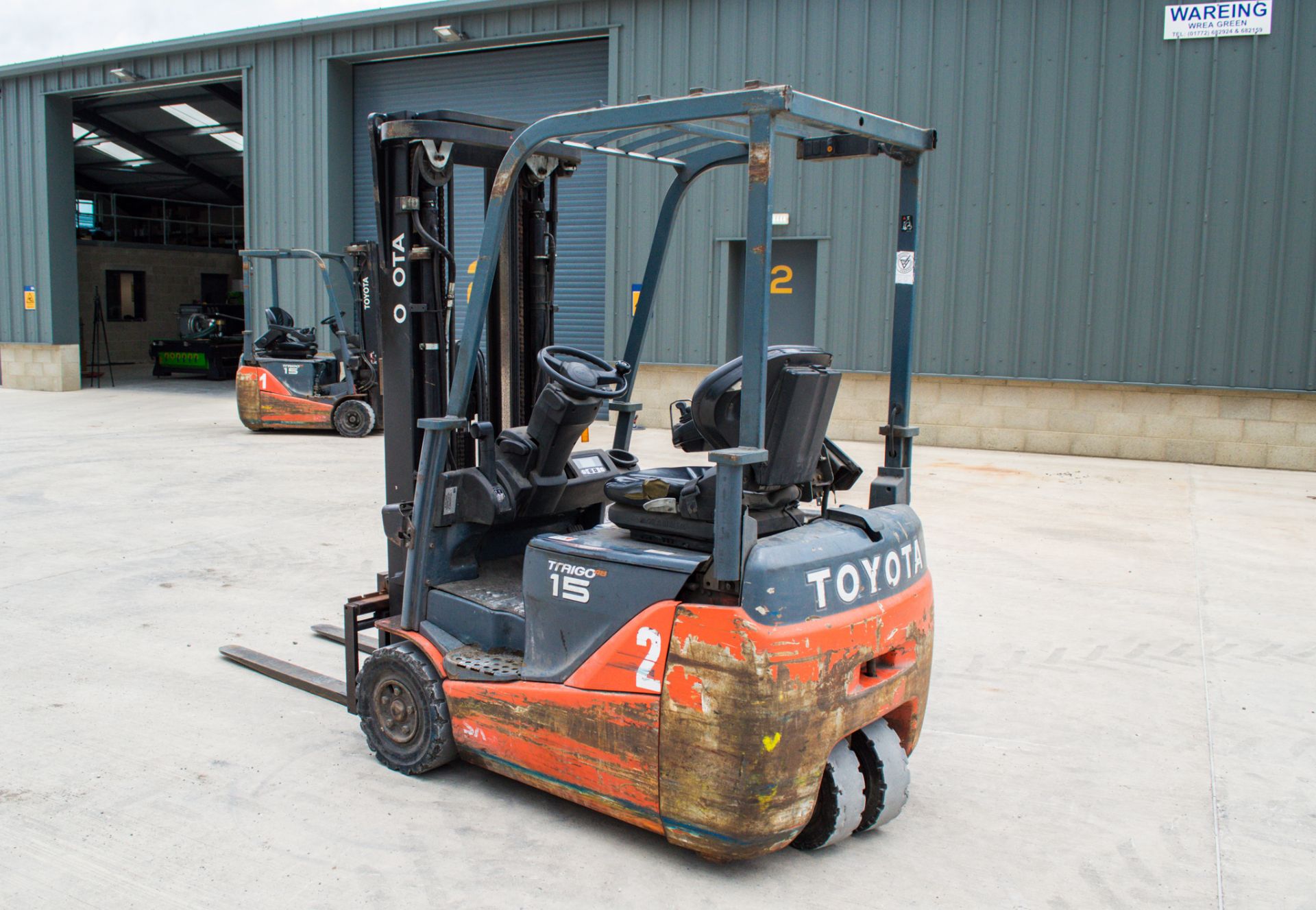Toyota 8FBET 15 1.5 tonne electric fork lift truck  Year: 2015 S/N: 16539 Recorded Hours: 8545 ** No - Image 4 of 18