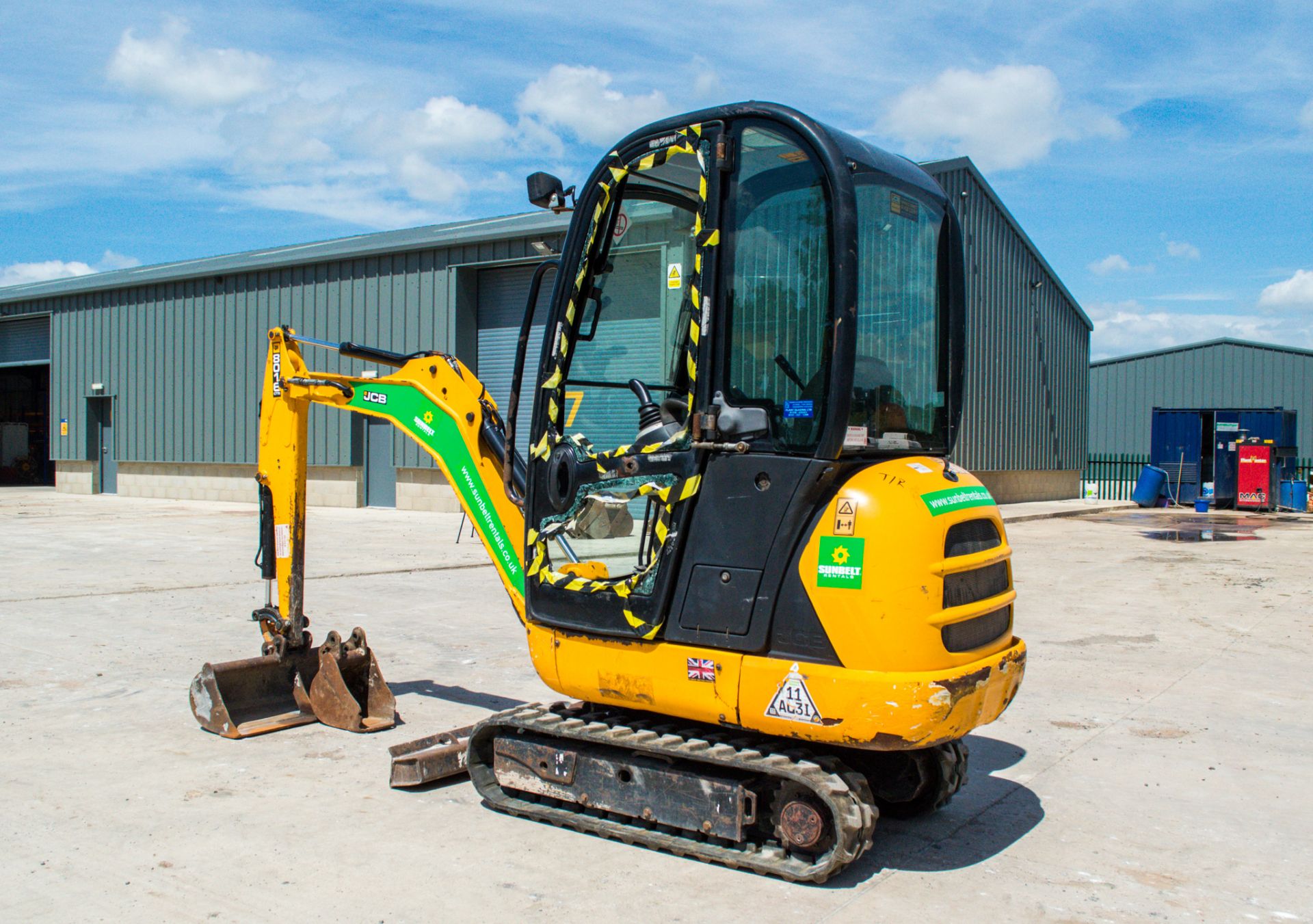 JCB 8016 CTS  1.6 tonne rubber tracked mini excavator Year: 2015 S/N: 2071735 Recorded Hours: 2088 - Image 4 of 21