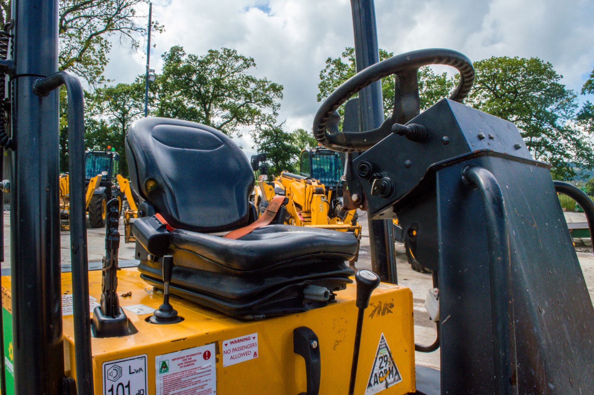 JCB 3 tonne straight skip dumper Year:2016 S/N:SLBDDDKJEGGRE0145  Recorded Hours: 836 A727015 - Image 19 of 20