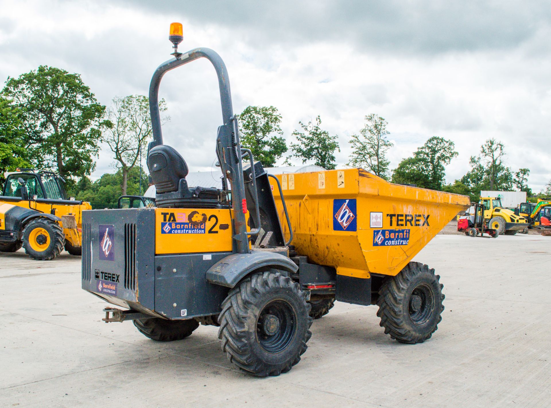 Terex TA3 3 tonne straight skip dumper Year: 2014 S/N: 8PC5963 Recorded Hours: 1839 - Image 3 of 23