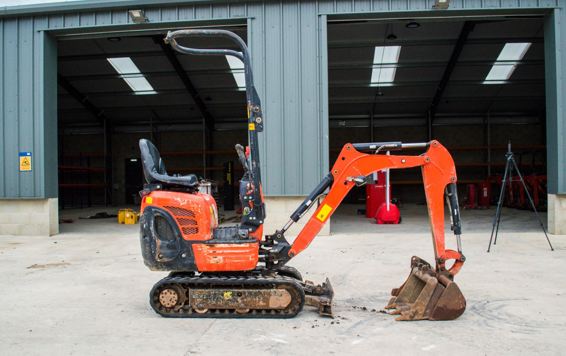 Kubota K008-3 0.8 tonne rubber tracked micro excavator Year: 2018 S/N: 31110 Recorded Hours: 767 - Image 7 of 21