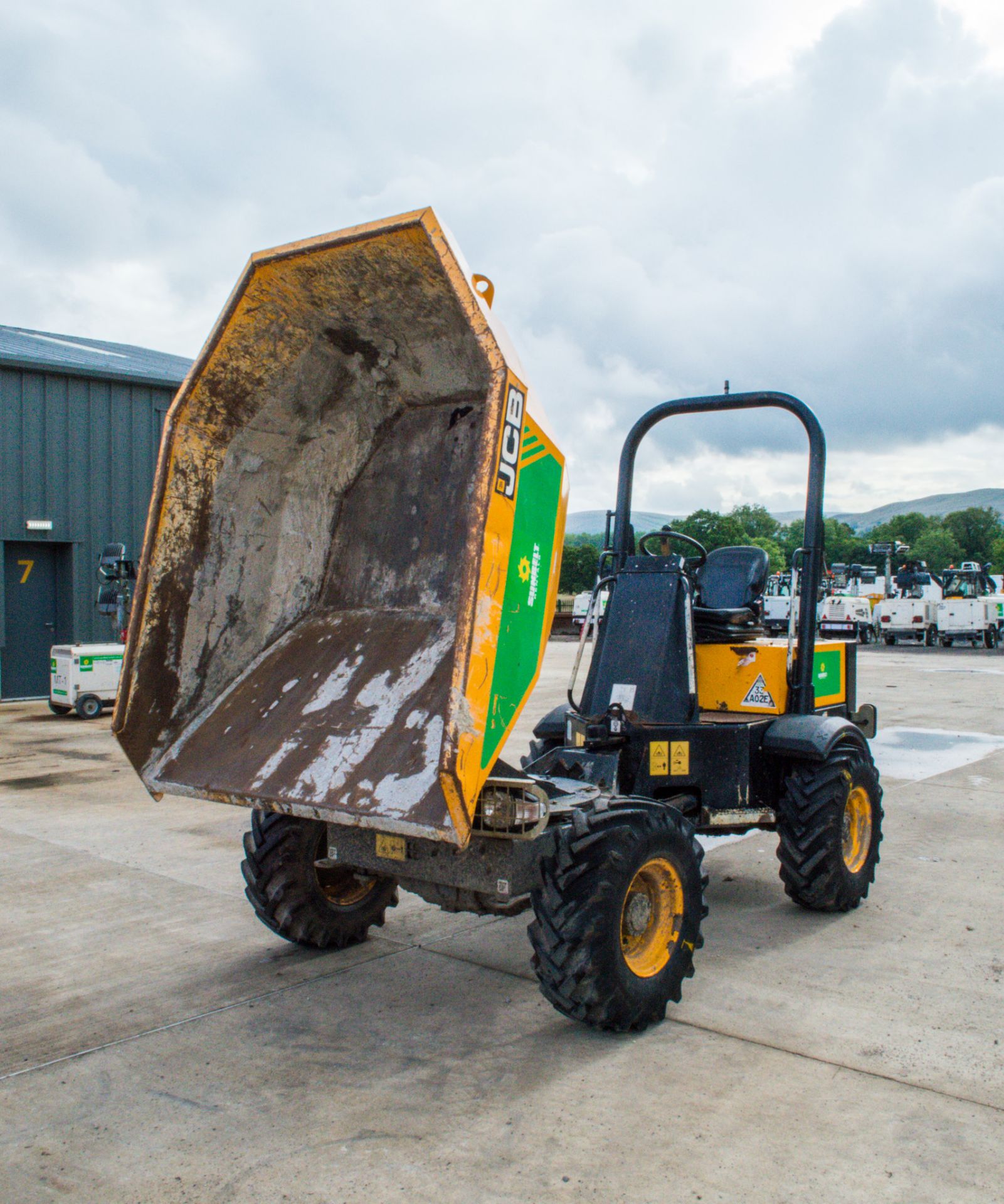 JCB 3 tonne swivel skip dumper Year:2016 S/N: RF9734 Recorded Hours: Not displayed ** Clock - Image 13 of 20