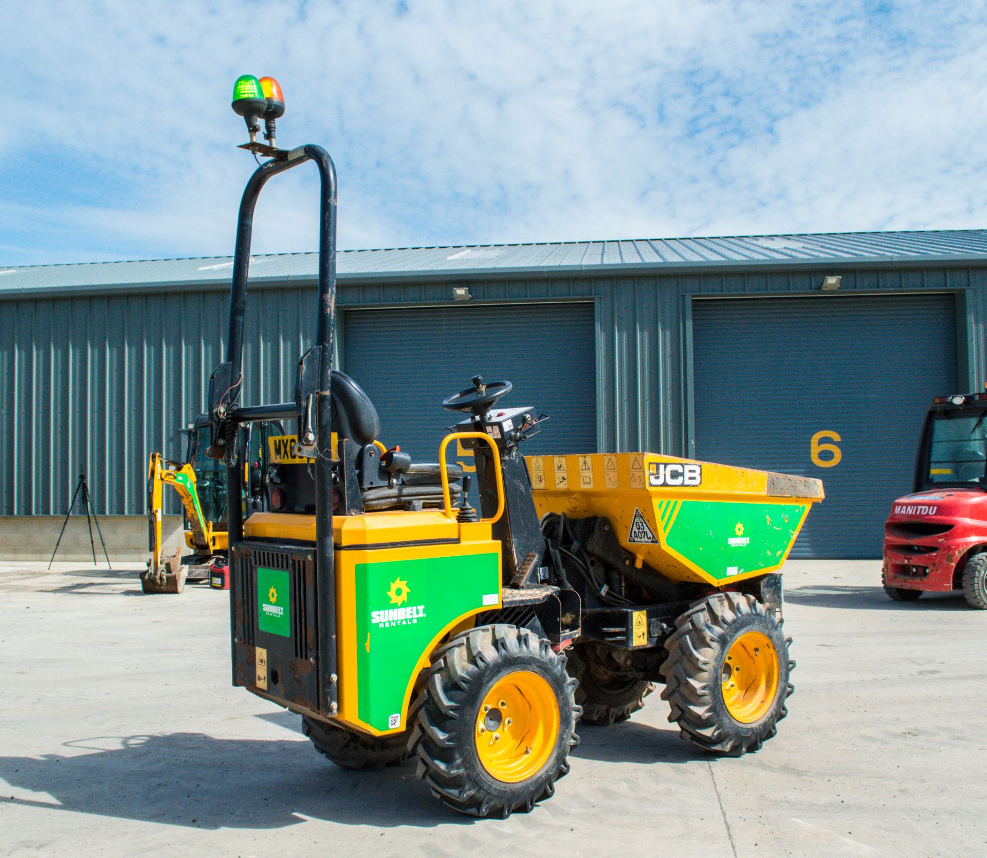 JCB 1HT 1 tonne Hi-tip dumper  Year: 2016 S/N: JEGGRA33 Recorded Hours: 875 A727425 - Image 3 of 20