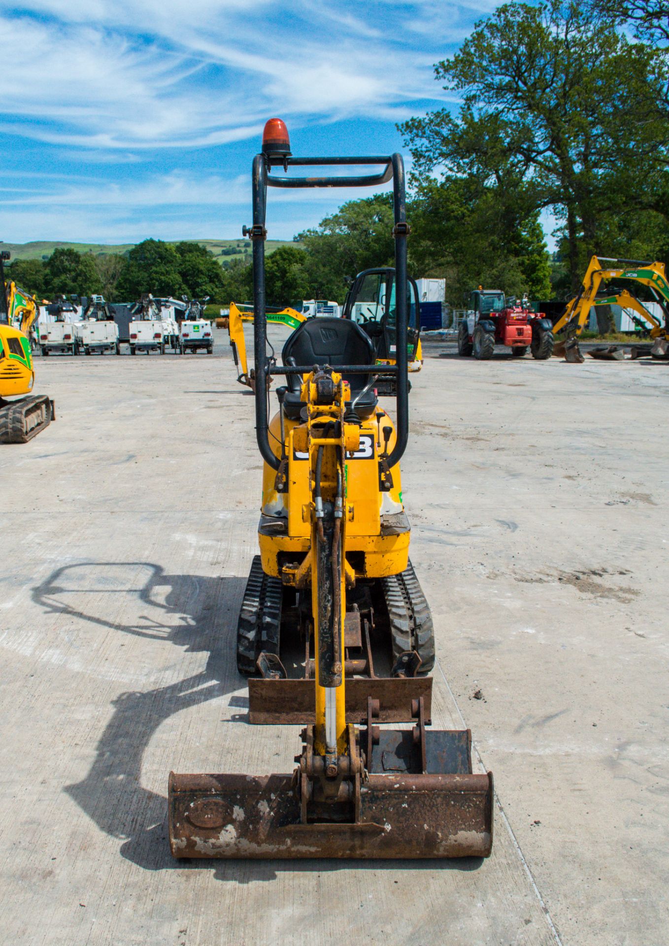 JCB 8008 CTS 0.8 tonne rubber tracked micro excavator Year: 2015 S/N: 410196 Recorded Hours: 373 - Image 5 of 20