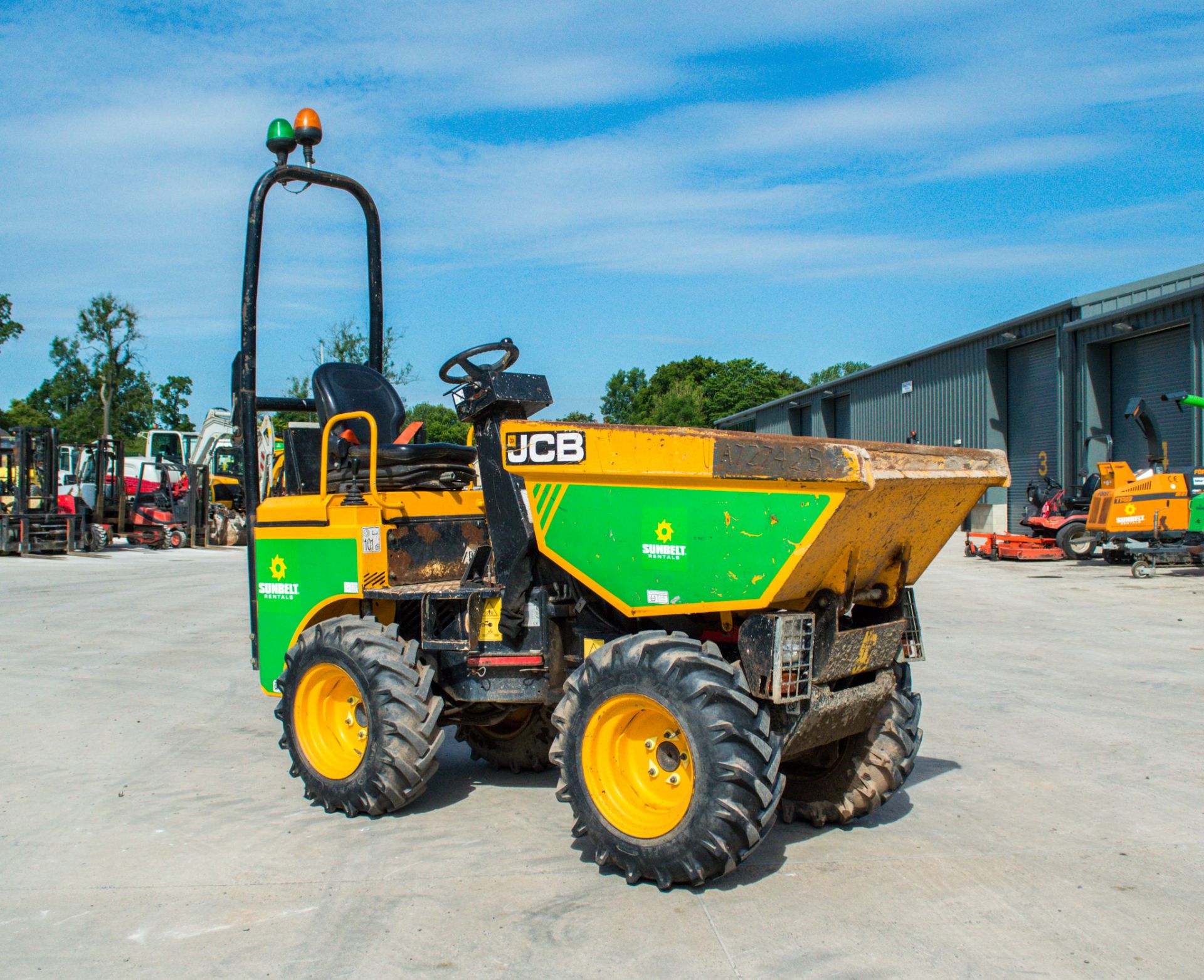 JCB 1HT 1 tonne Hi-tip dumper  Year: 2016 S/N: JEGGRA33 Recorded Hours: 875 A727425 - Image 2 of 20