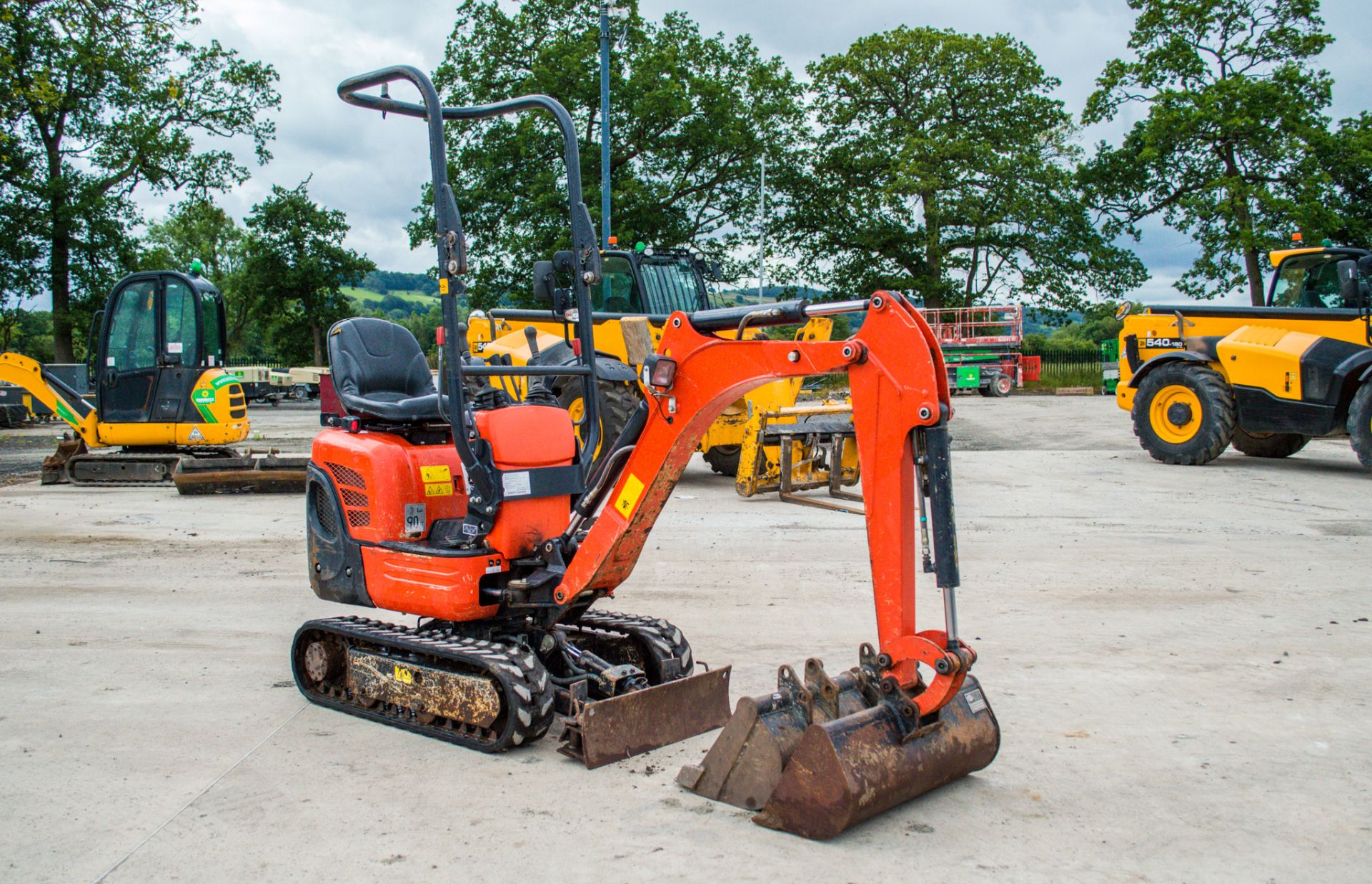 Kubota K008-3 0.8 tonne rubber tracked micro excavator Year: 2018 S/N: 31073 Recorded Hours: 821 - Image 2 of 21