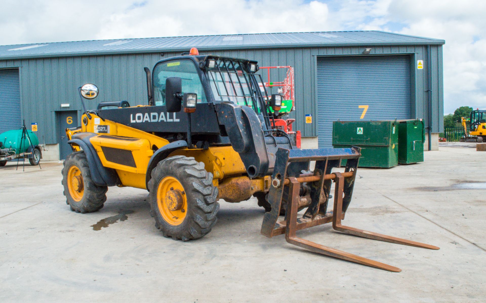 JCB 527-55 5.5 metre telescopic handler Year: 2006 S/N: 1069226 Recorded Hours: 3053 - Image 2 of 20