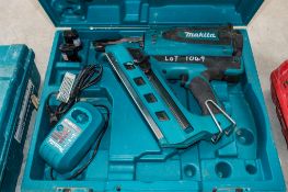 Makita GN900 cordless clipped head framing nailer c/w 2 batteries, charger and carry case