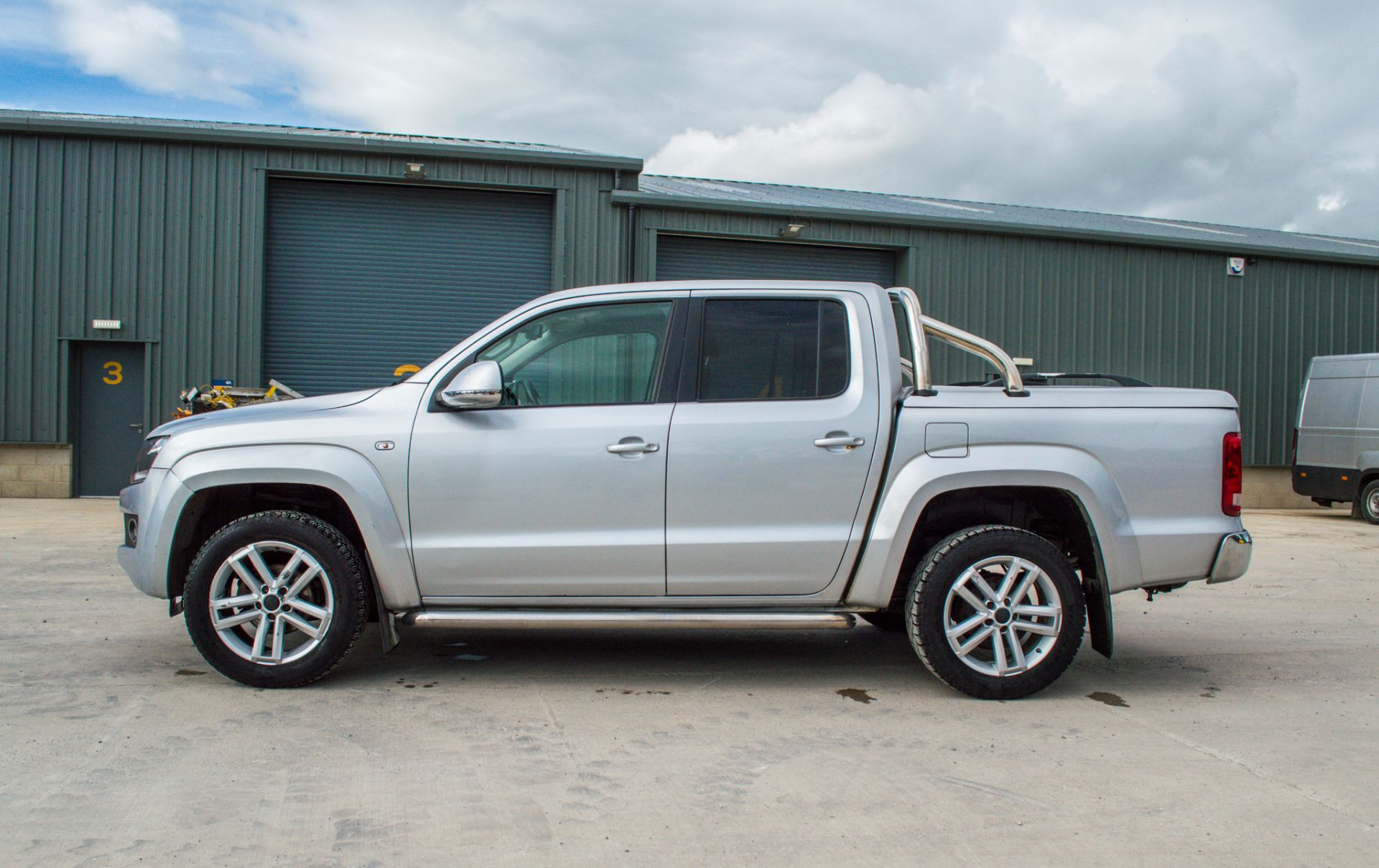 Volkswagen Amarok 2.0 TDI highline 4wd automatic double cab pick up Reg No: PE63 EYH Date of - Image 7 of 30