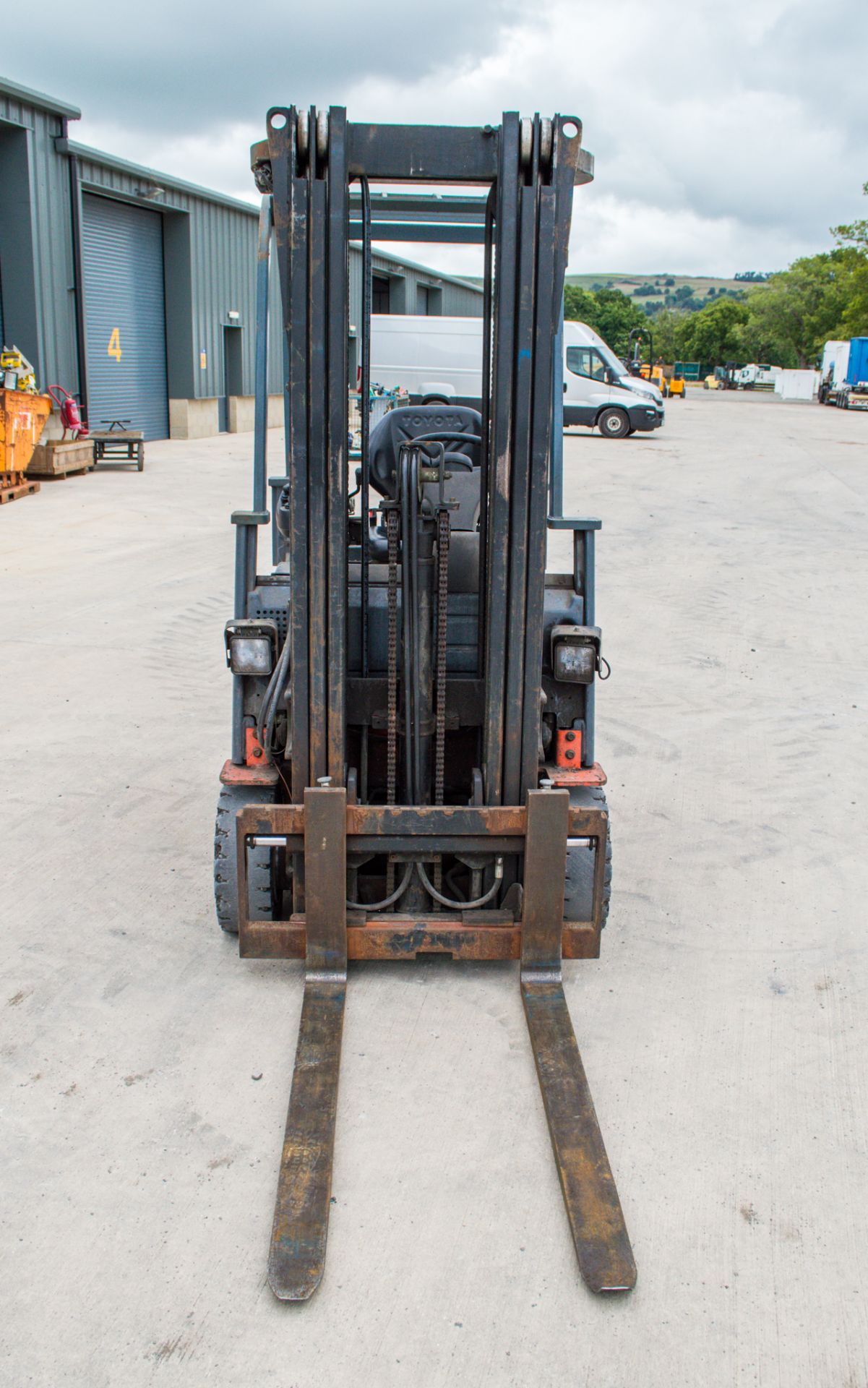 Toyota 8FBET 15 1.5 tonne electric fork lift truck  Year: 2015 S/N: 16546 Recorded Hours: 9187 ** No - Bild 5 aus 18