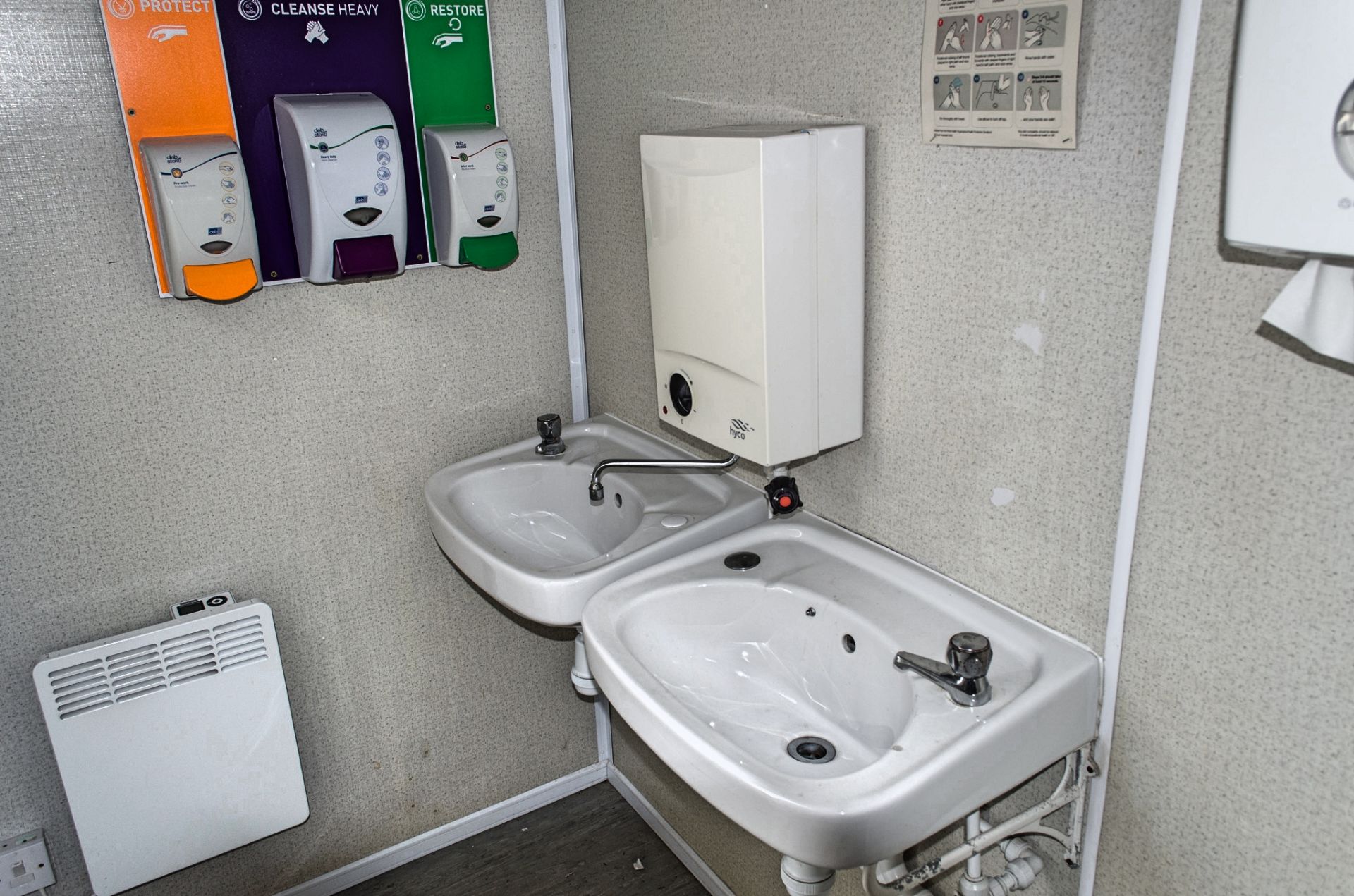 13 ft x 9 ft steel 2 + 1 toilet site unit Comprising of: Gents toilet (2 - cubicles, 2 - sinks & 2 - - Image 8 of 9