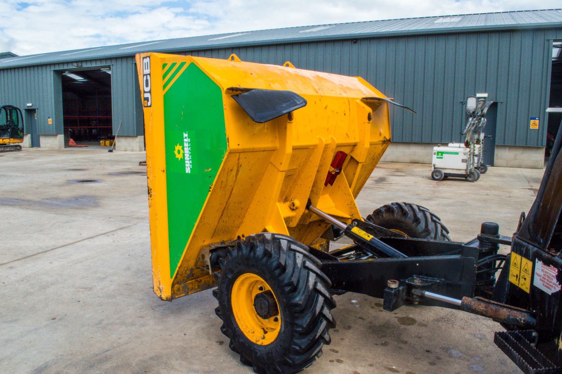 JCB 3 tonne straight skip dumper Year:2016 S/N:SLBDDDKJEGGRE0145  Recorded Hours: 836 A727015 - Image 14 of 20