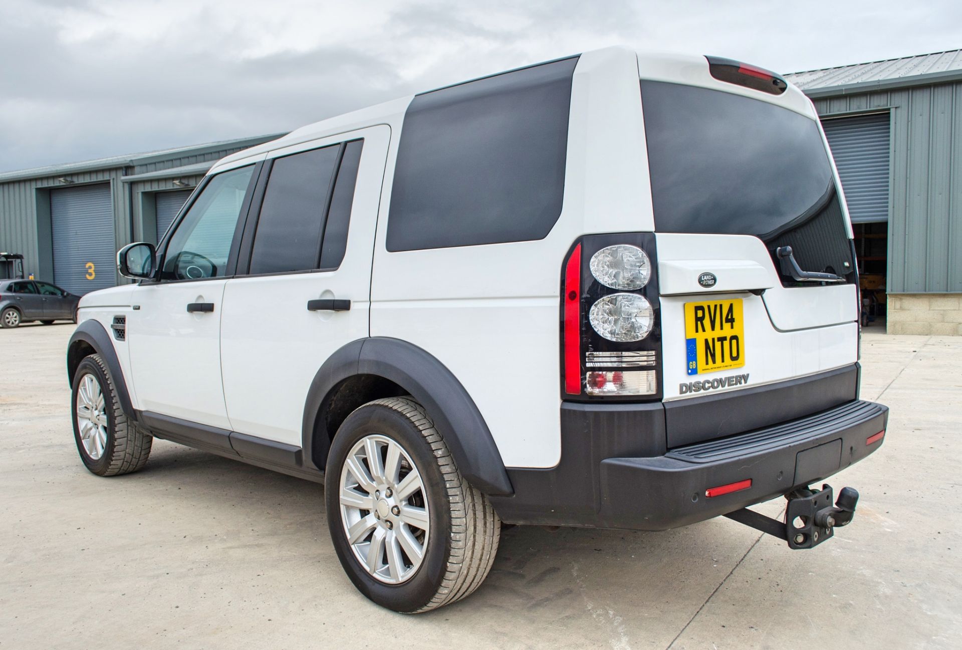 Land Rover Discovery 4 3.0 SDV6 255 XS Commercial 4x4 utility vehicle Registration Number: RV14 - Image 4 of 33