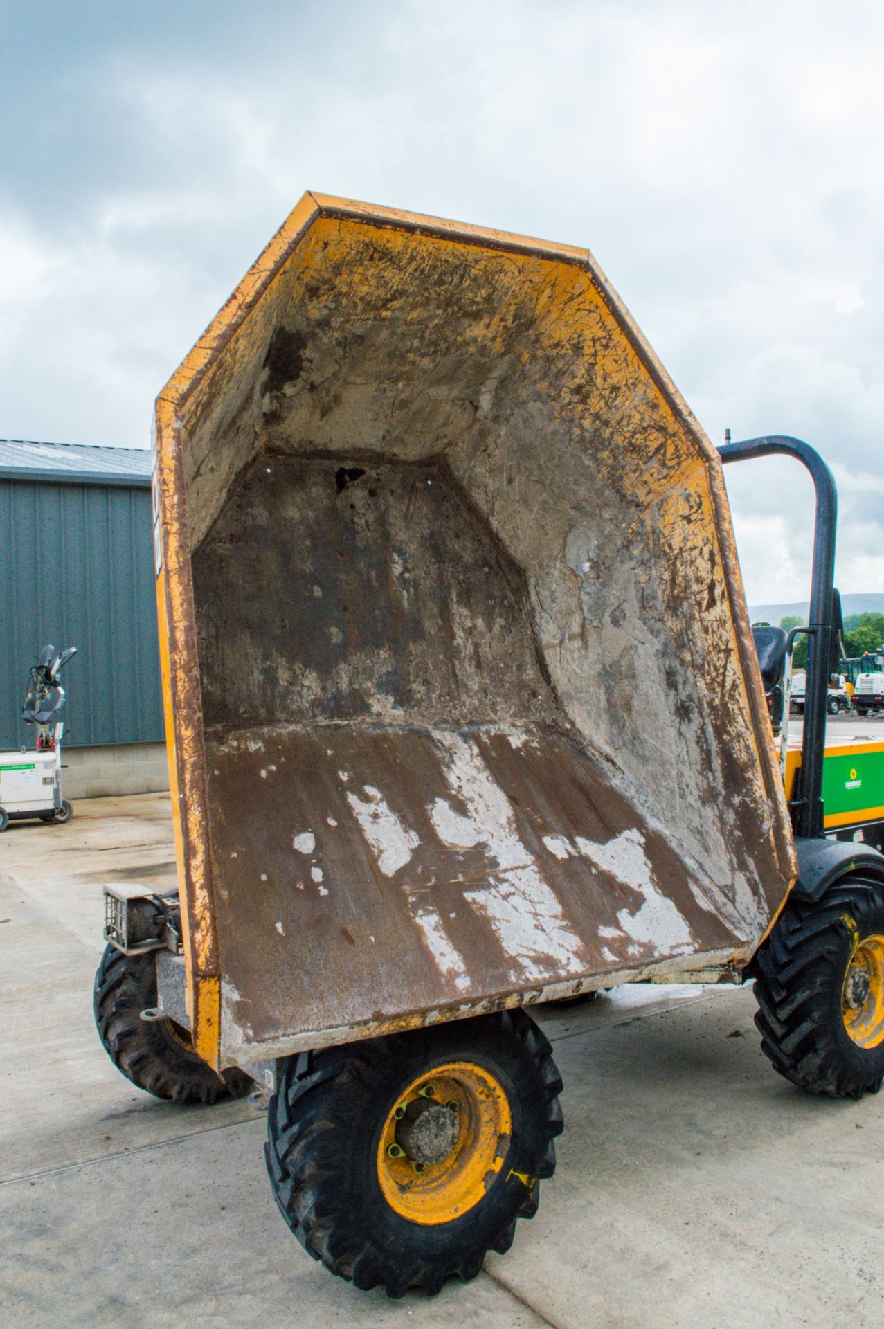 JCB 3 tonne swivel skip dumper Year:2016 S/N: RF9734 Recorded Hours: Not displayed ** Clock - Image 15 of 20