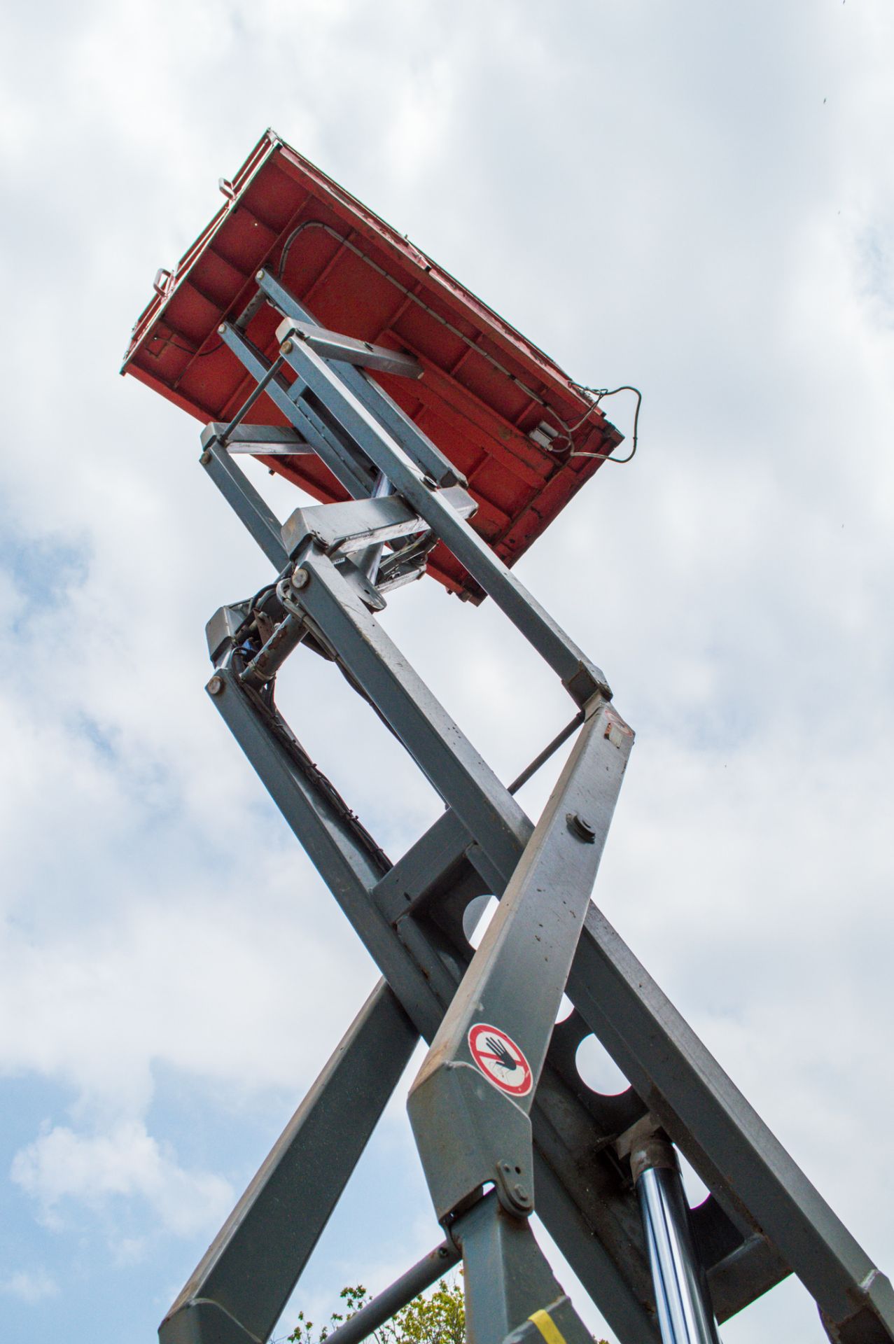 Skyjack SJ6826 RT 4x4 diesel driven scissor lift access platform Year: 2015 S/N: 37006797 Recorded - Image 9 of 9