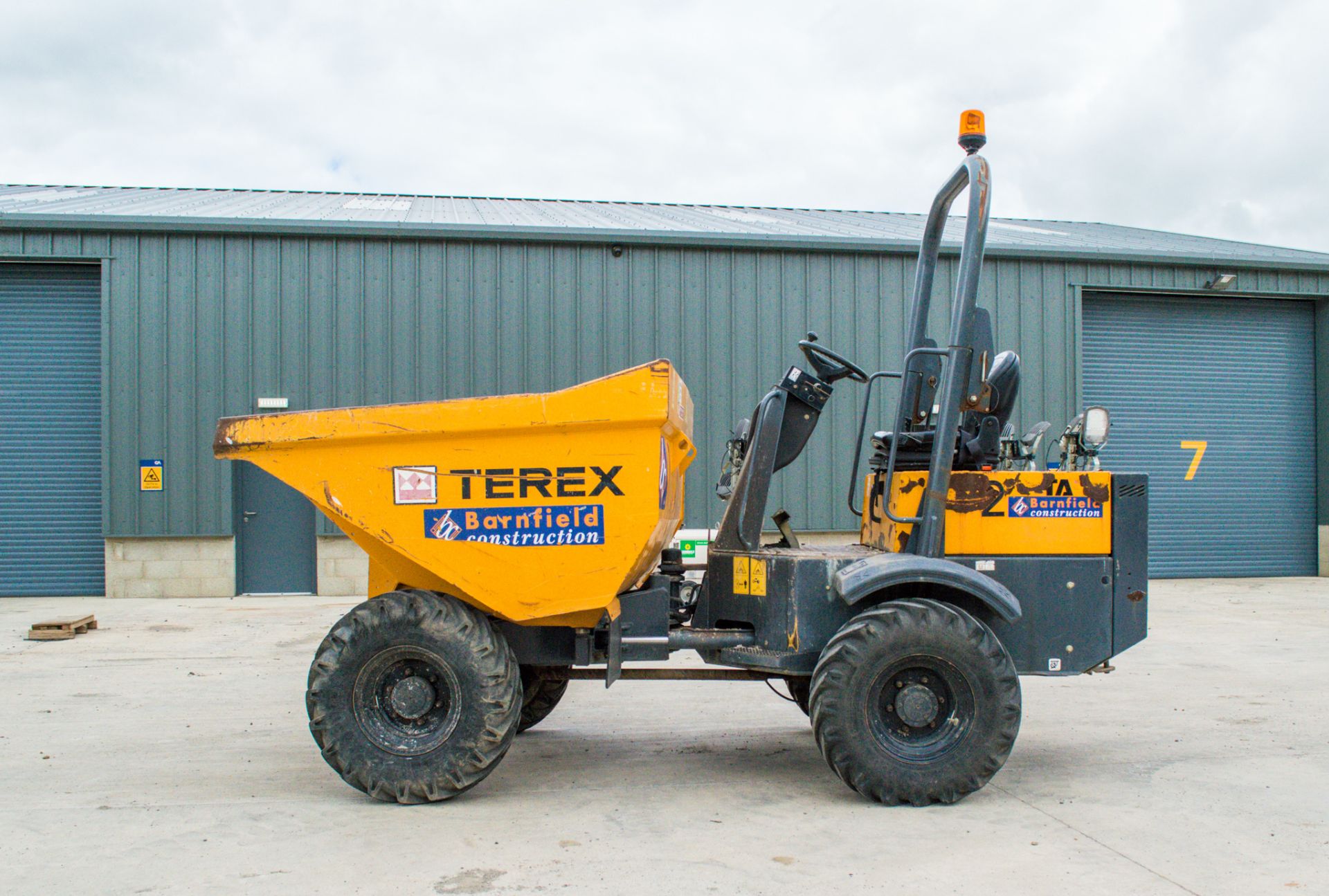 Terex TA3 3 tonne straight skip dumper Year: 2014 S/N: 8PC5963 Recorded Hours: 1839 - Image 7 of 23