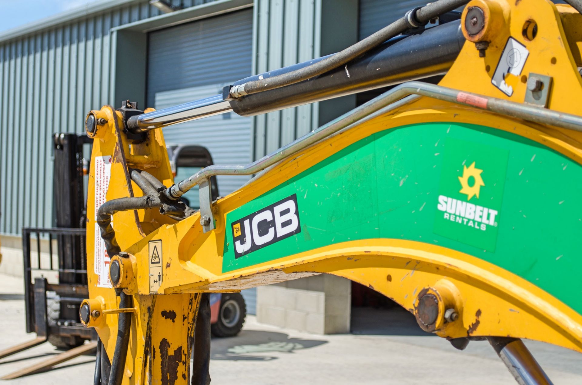 JCB 8025 2.5 tonne rubber tracked mini excavator Year: 2015 S/N: 2206855 Recorded Hours: 2757 blade, - Bild 14 aus 22