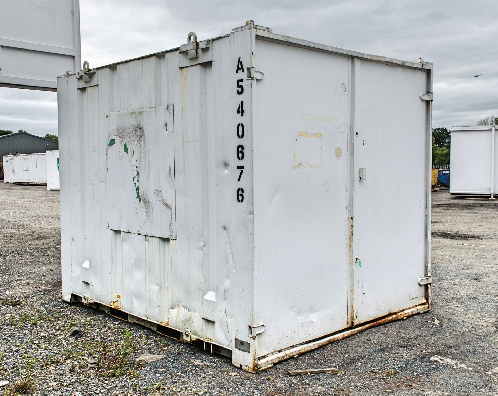 10 ft x 8 ft steel store site unit c/w keys A540676 - Image 2 of 5