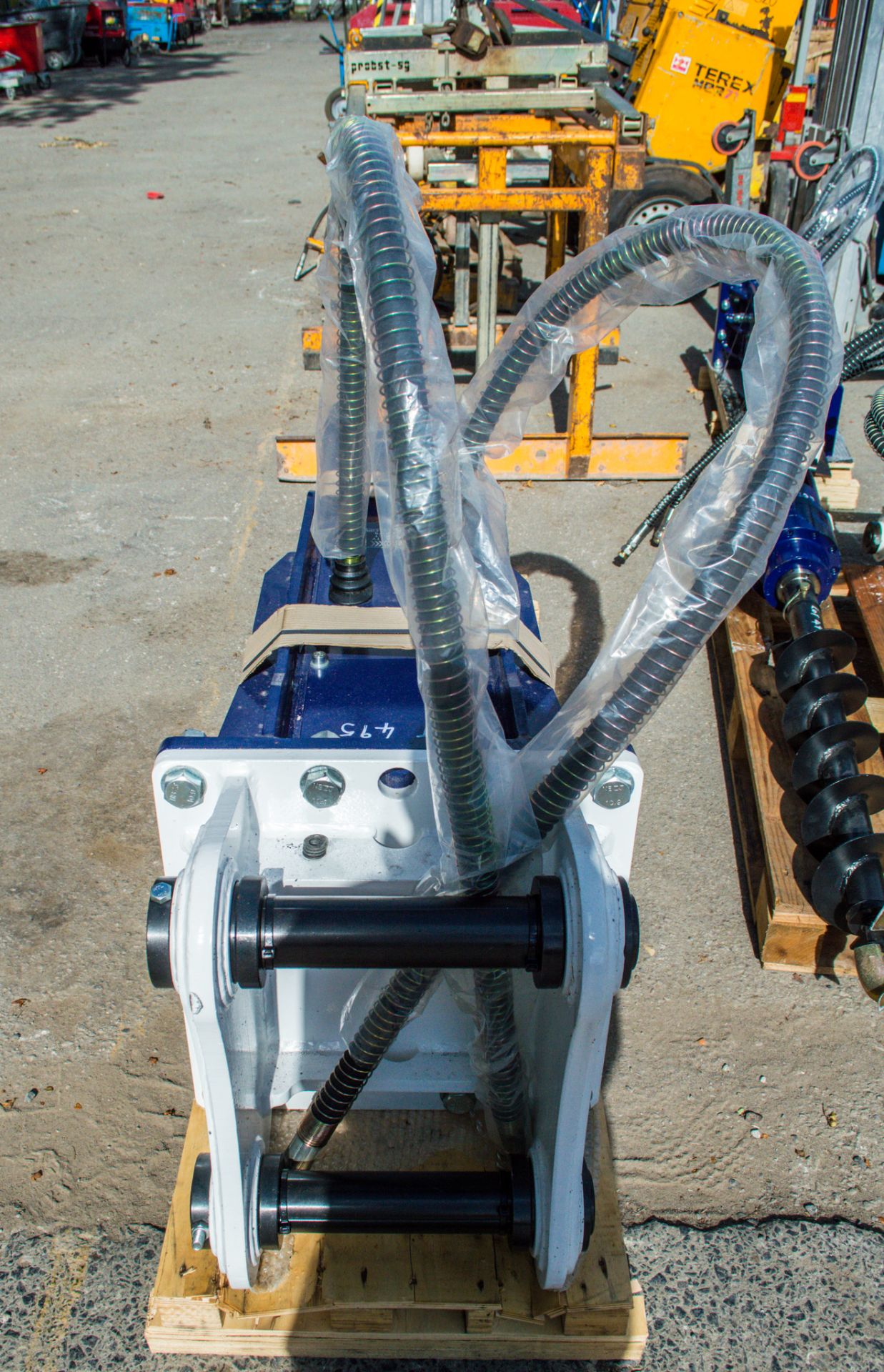 Hirox HD-X30 hydraulic breaker to suit 13 tonne excavator ** New and unused ** - Image 3 of 3