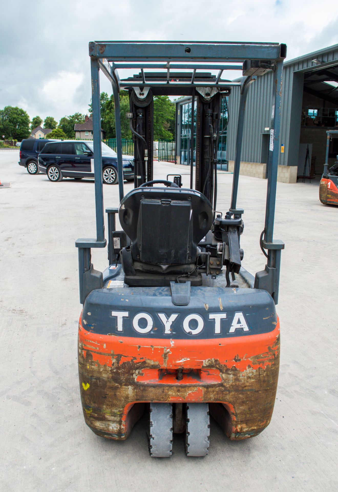 Toyota 8FBET 15 1.5 tonne electric fork lift truck  Year: 2015 S/N: 16539 Recorded Hours: 8545 ** No - Image 6 of 18