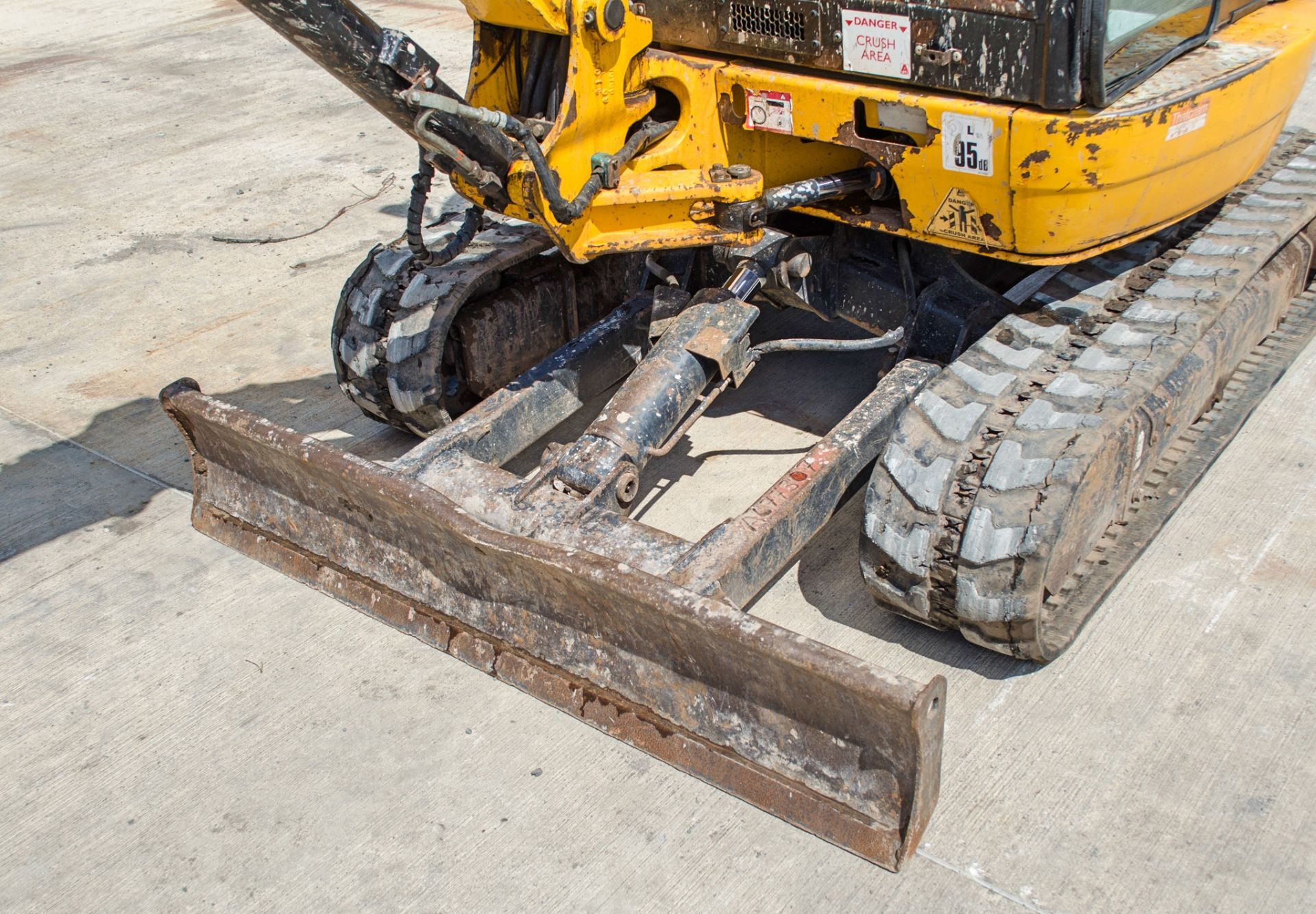 JCB 8025 2.5 tonne rubber tracked mini excavator Year: 2015 S/N: 2206855 Recorded Hours: 2757 blade, - Bild 11 aus 22