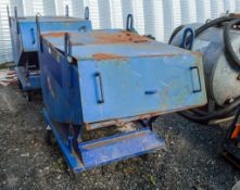 Altru fork lift tipping skip WJ2201-1796