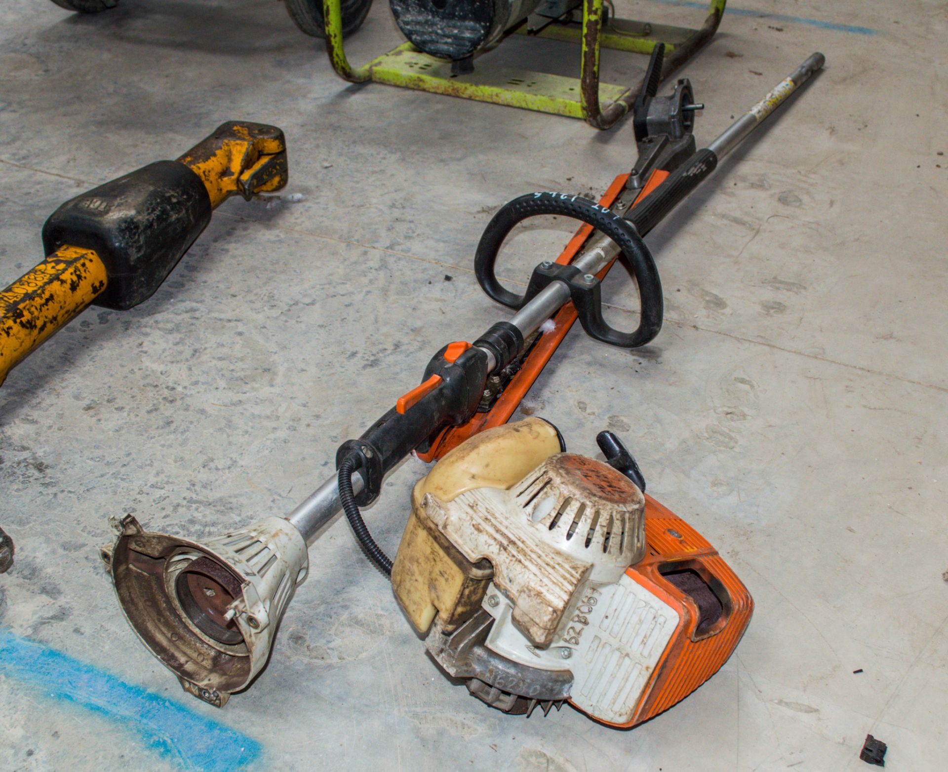 Stihl HL95 petrol driven long reach hedge cutter ** Dismantled and parts missing ** A628087