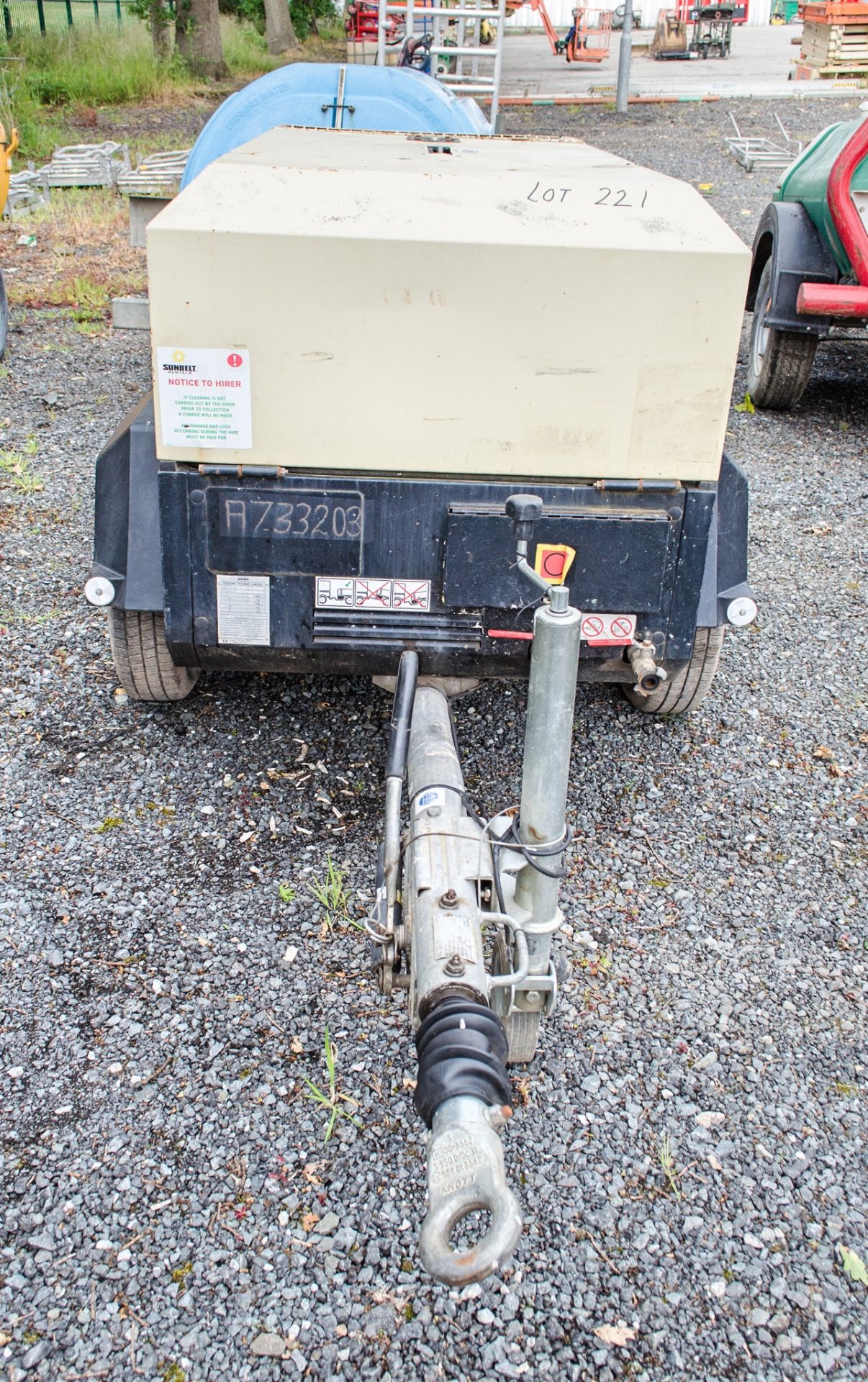 Doosan 7/41 diesel driven fast tow diesel driven air compressor Year: 2016 S/N: 434117 Recorded - Image 3 of 6