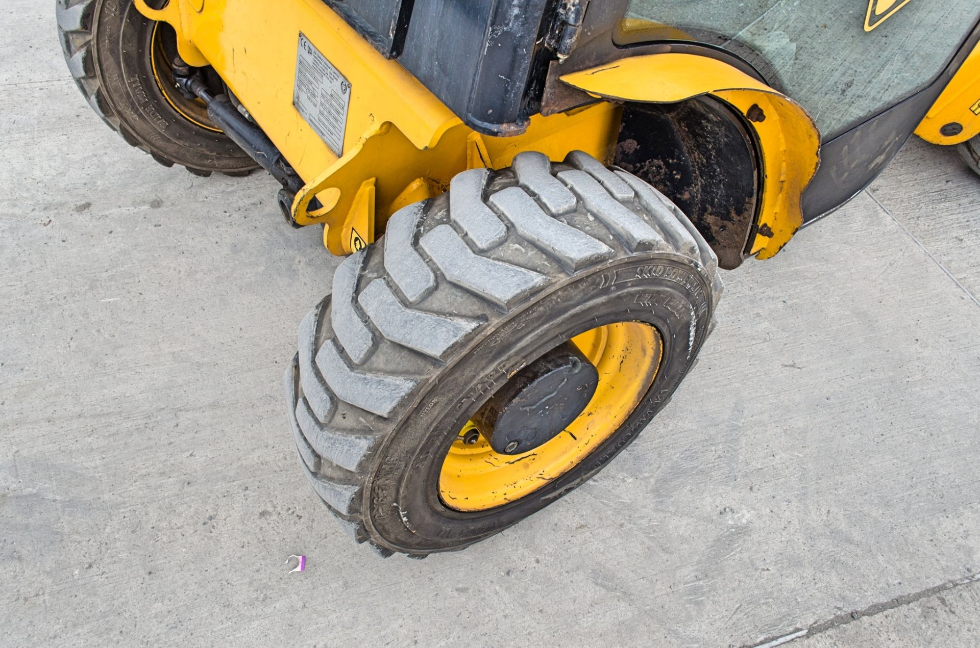 JCB 520-40 4 metre telescopic handler Year: 2008 S/N: 1014369 Recorded Hours: 4290 096569 - Image 11 of 20