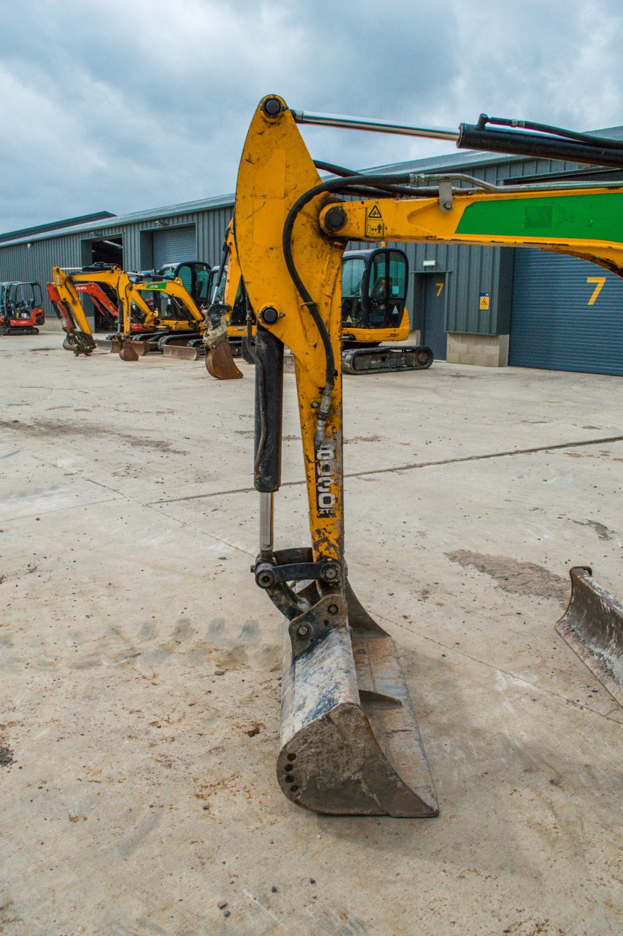 JCB 8030 ZTS 3 tonne rubber tracked excavator Year: 2013 S/N: 2021916 Recorded Hours: 3538 piped, - Bild 11 aus 20