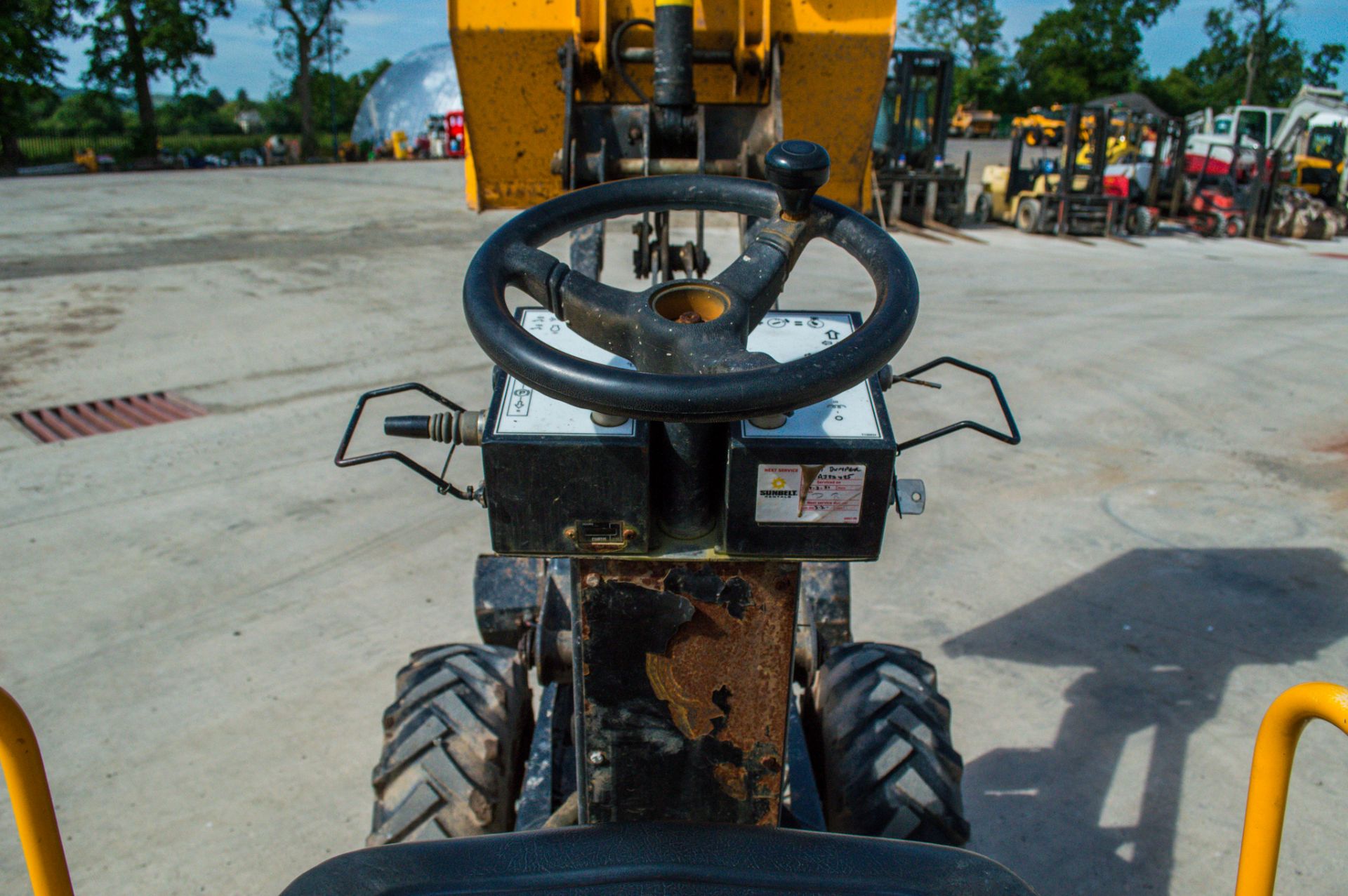 JCB 1HT 1 tonne Hi-tip dumper  Year: 2016 S/N: JEGGRA33 Recorded Hours: 875 A727425 - Image 18 of 20