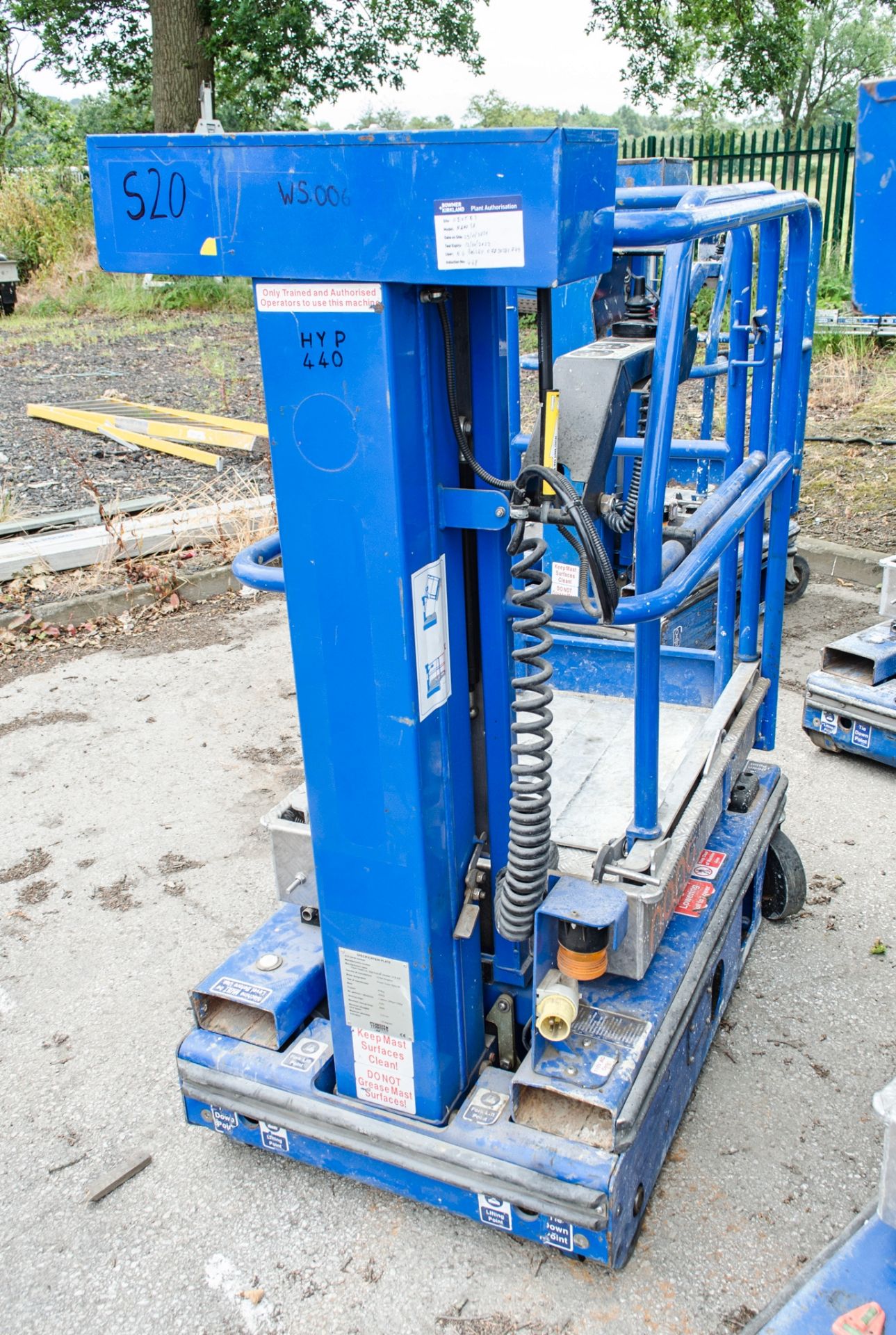 Power Tower Nano SP battery electric personnel lift HYP440 - Image 2 of 4