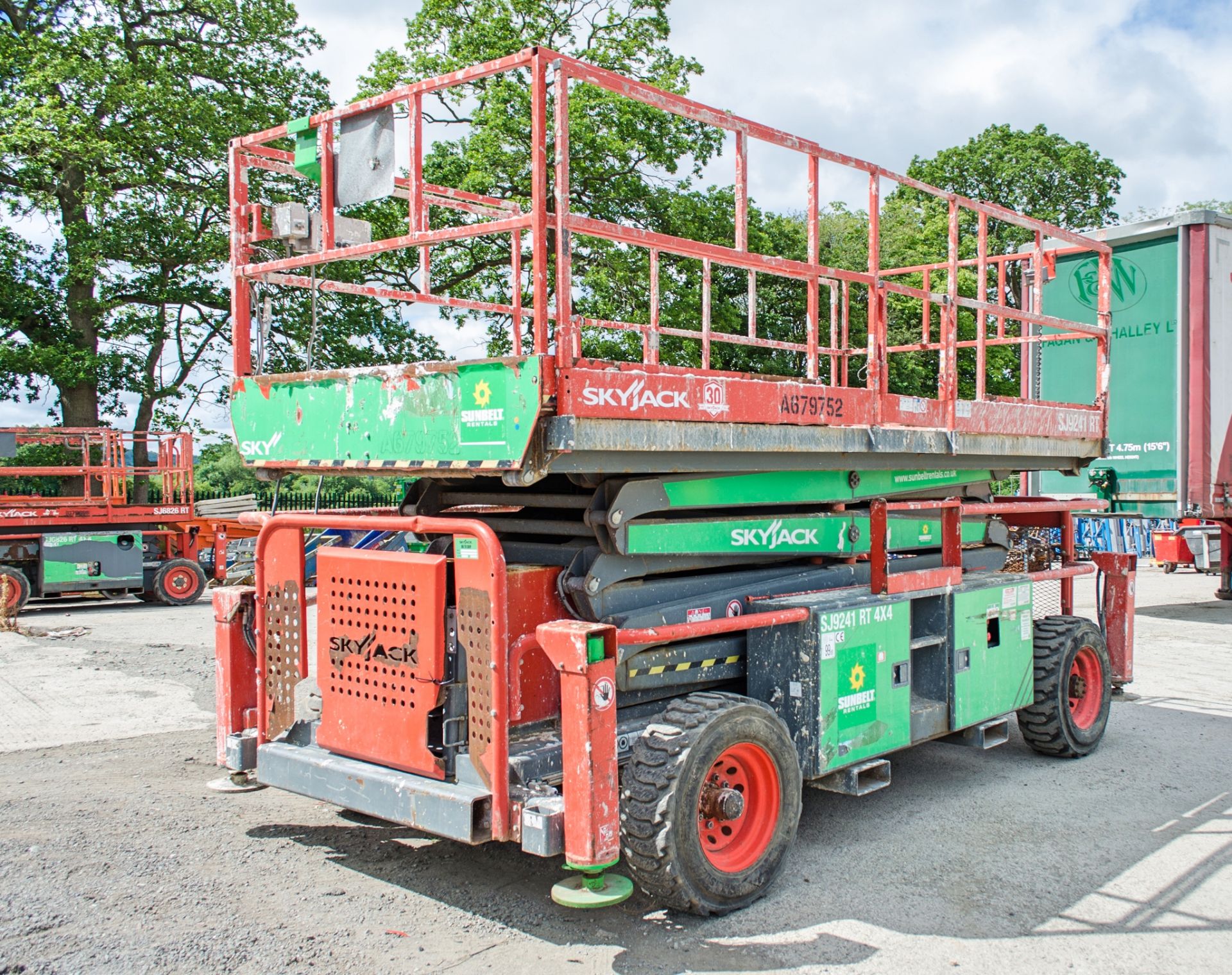 Skyjack SJ9241 RT 4x4 diesel driven scissor lift access platform Year: 2015 S/N: 55000109 A679752 - Bild 3 aus 21