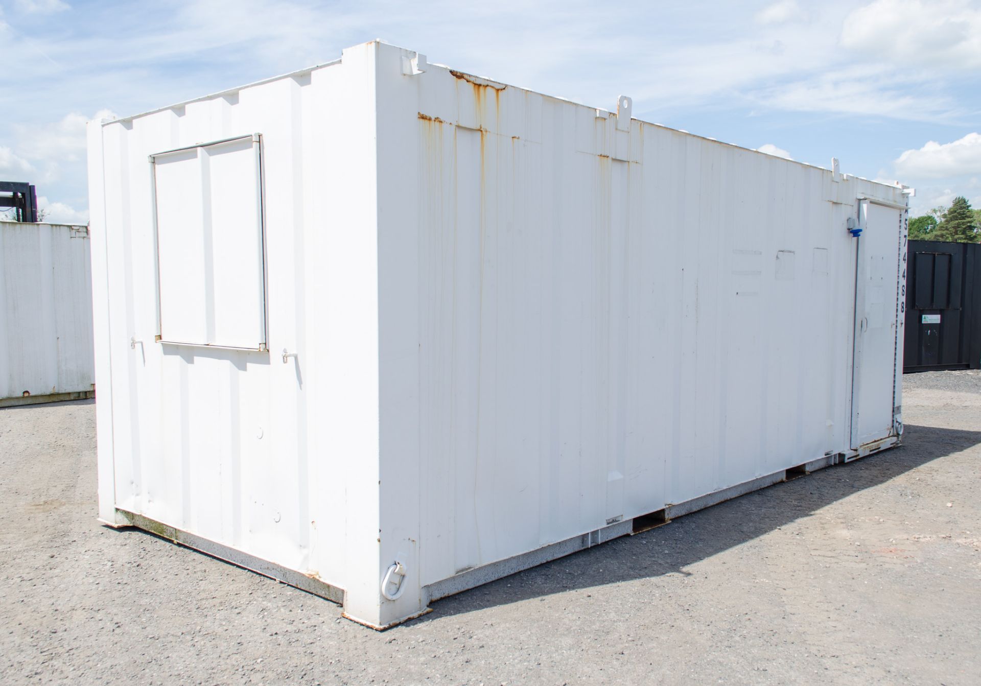 21 ft x 9 ft steel anti vandal site unit c/w keys A574488 - Image 2 of 6