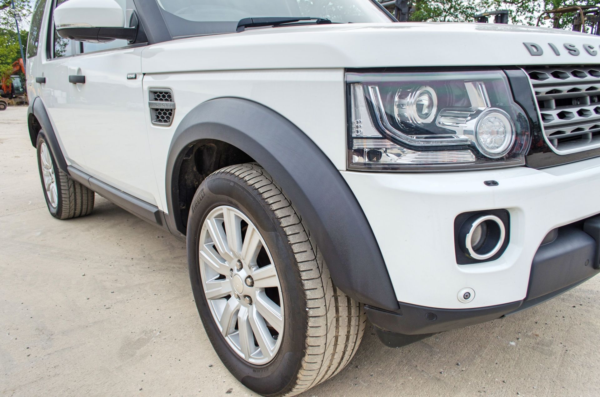 Land Rover Discovery 4 3.0 SDV6 255 XS Commercial 4x4 utility vehicle Registration Number: RV14 - Image 9 of 33