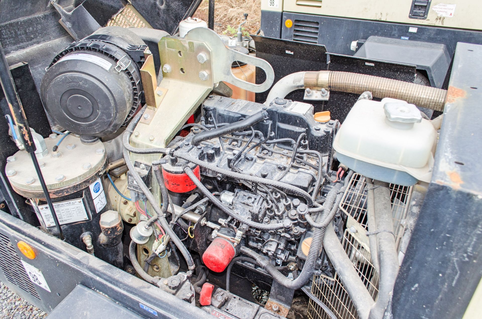 Doosan 7/41 diesel driven fast tow diesel driven air compressor Year: 2016 S/N: 434117 Recorded - Image 4 of 6