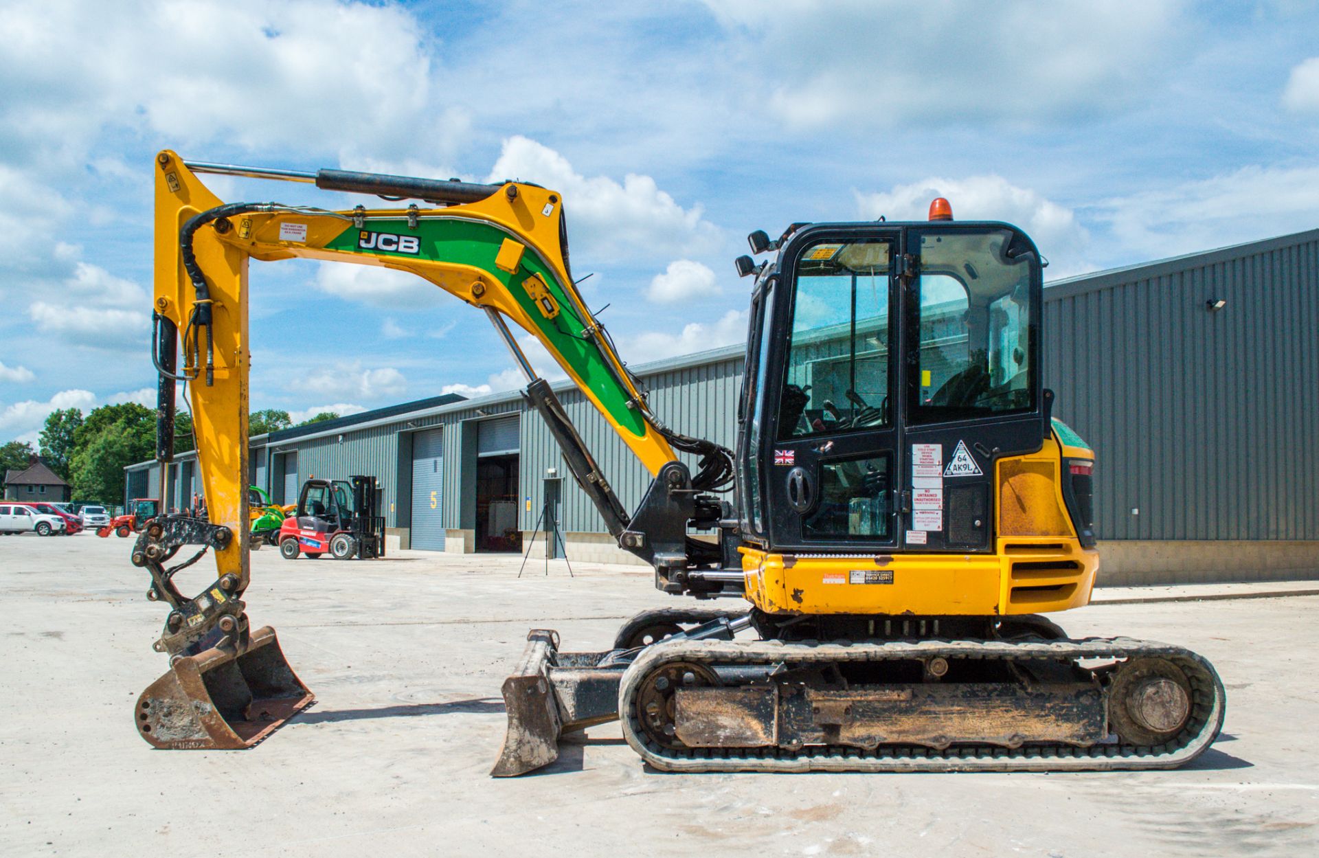 JCB 85Z-1 8.5 tonne rubber tracked midi excavator Year: 2014 S/N: 02248802 Recorded Hours:4482 - Bild 7 aus 22