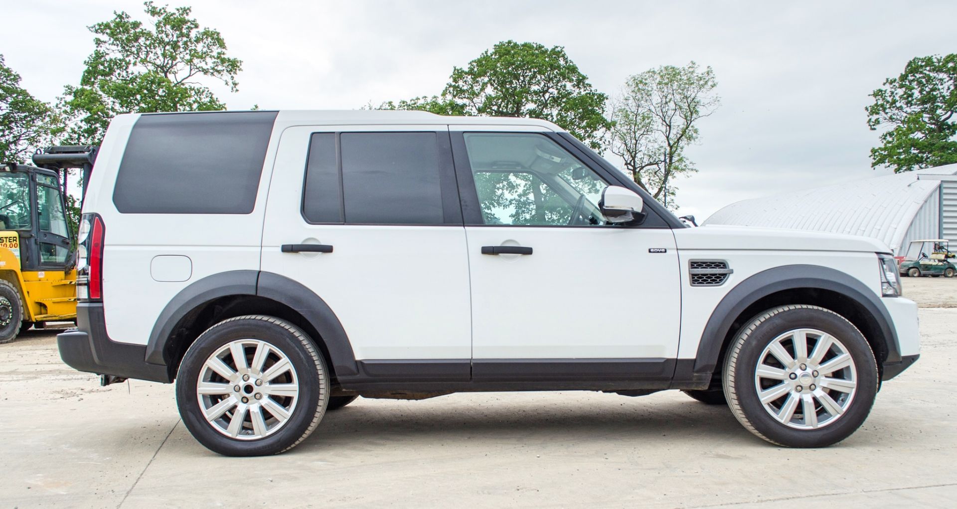 Land Rover Discovery 4 3.0 SDV6 255 XS Commercial 4x4 utility vehicle Registration Number: RV14 - Image 8 of 33