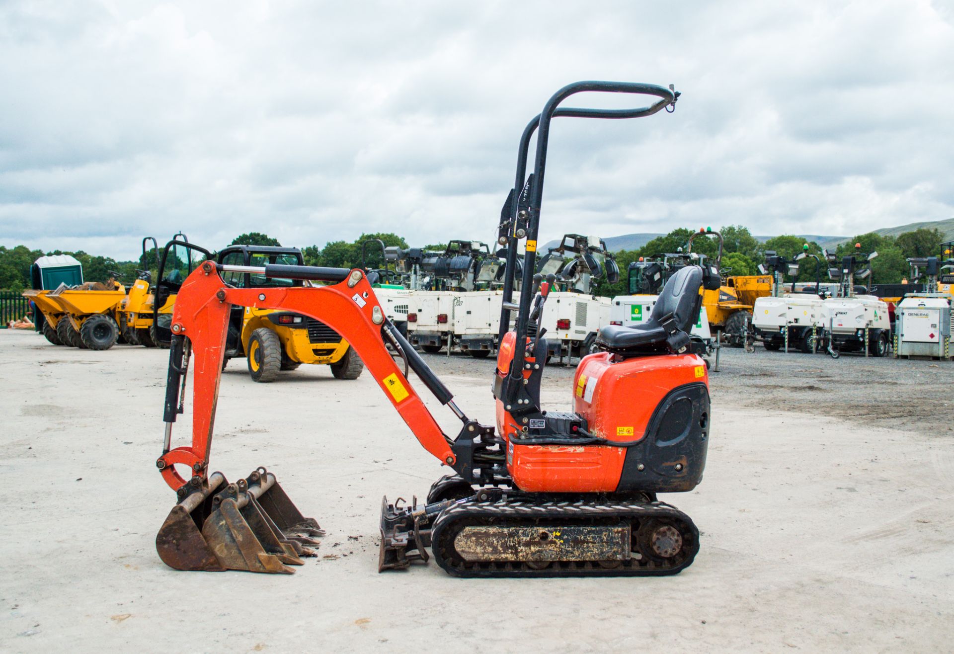 Kubota K008-3 0.8 tonne rubber tracked micro excavator Year: 2018 S/N: 31073 Recorded Hours: 821 - Image 8 of 21