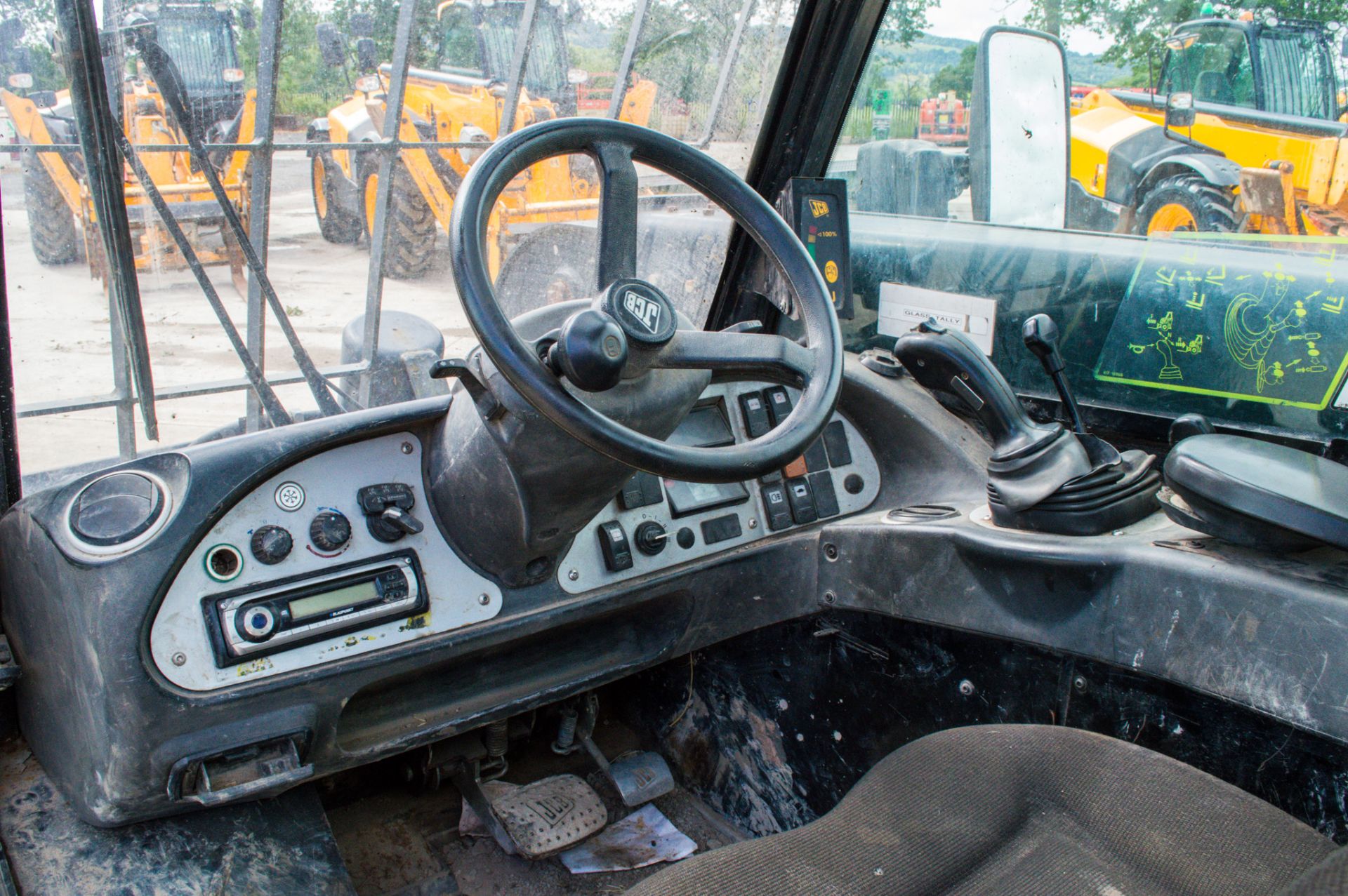 JCB 527-55 5.5 metre telescopic handler Year: 2006 S/N: 1069226 Recorded Hours: 3053 - Image 18 of 20