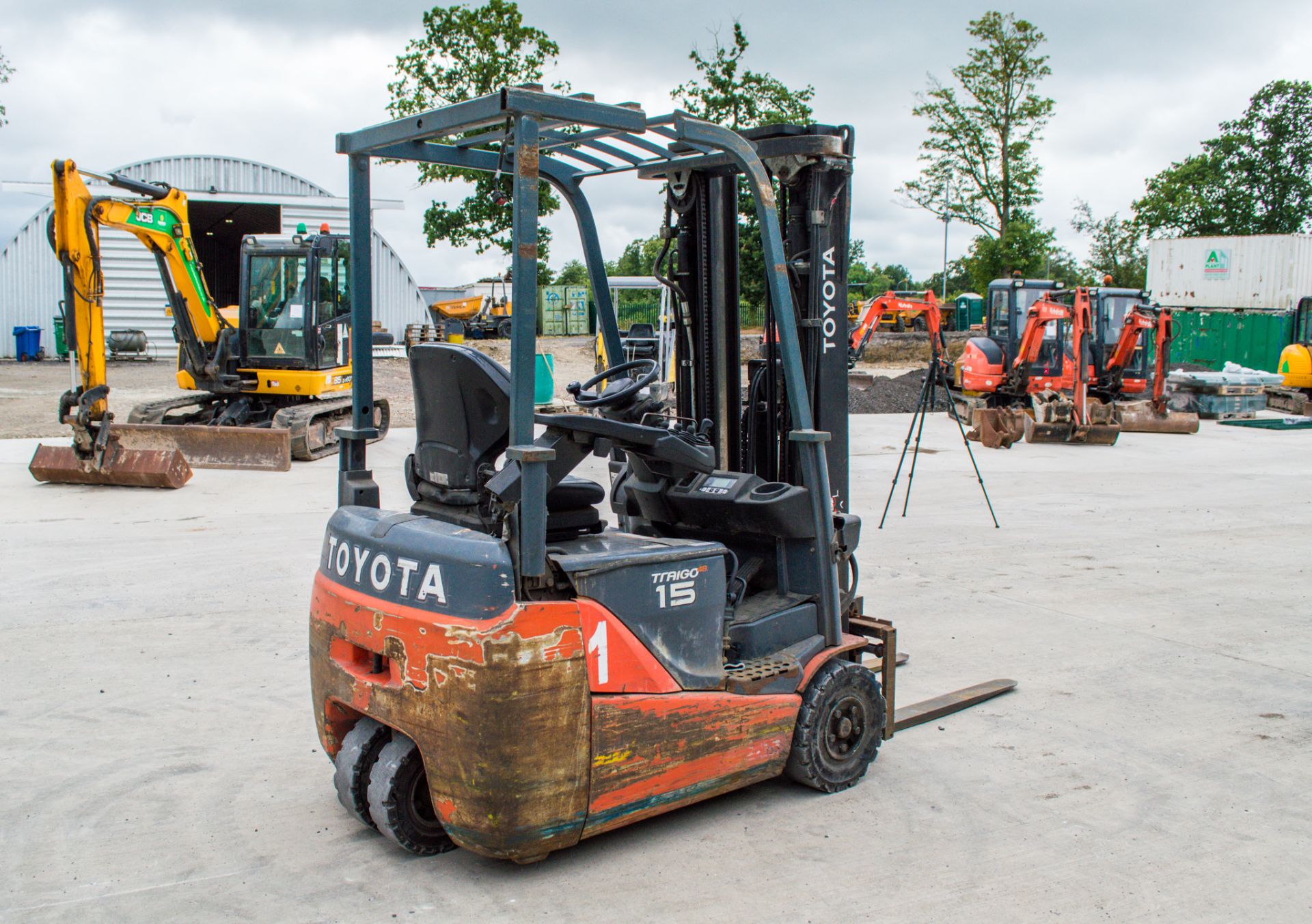 Toyota 8FBET 15 1.5 tonne electric fork lift truck  Year: 2015 S/N: 16546 Recorded Hours: 9187 ** No - Bild 3 aus 18