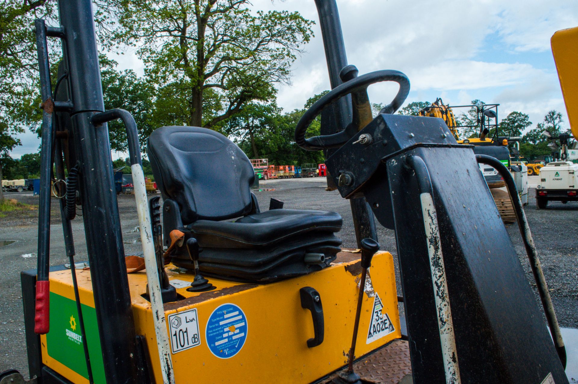 JCB 3 tonne swivel skip dumper Year:2016 S/N: RF9734 Recorded Hours: Not displayed ** Clock - Image 20 of 20