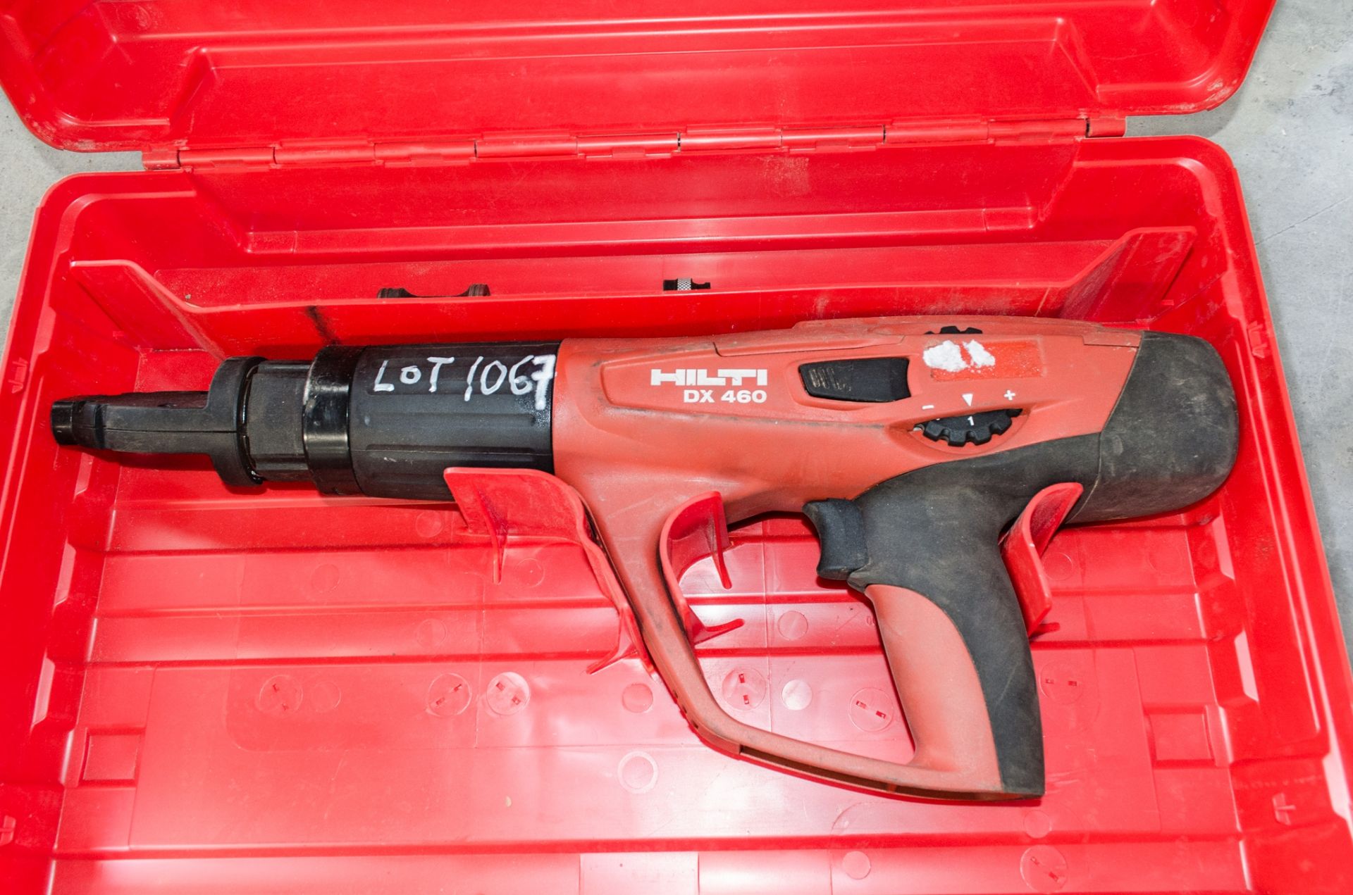 Hilti DX460 nail gun c/w carry case 1611-0052