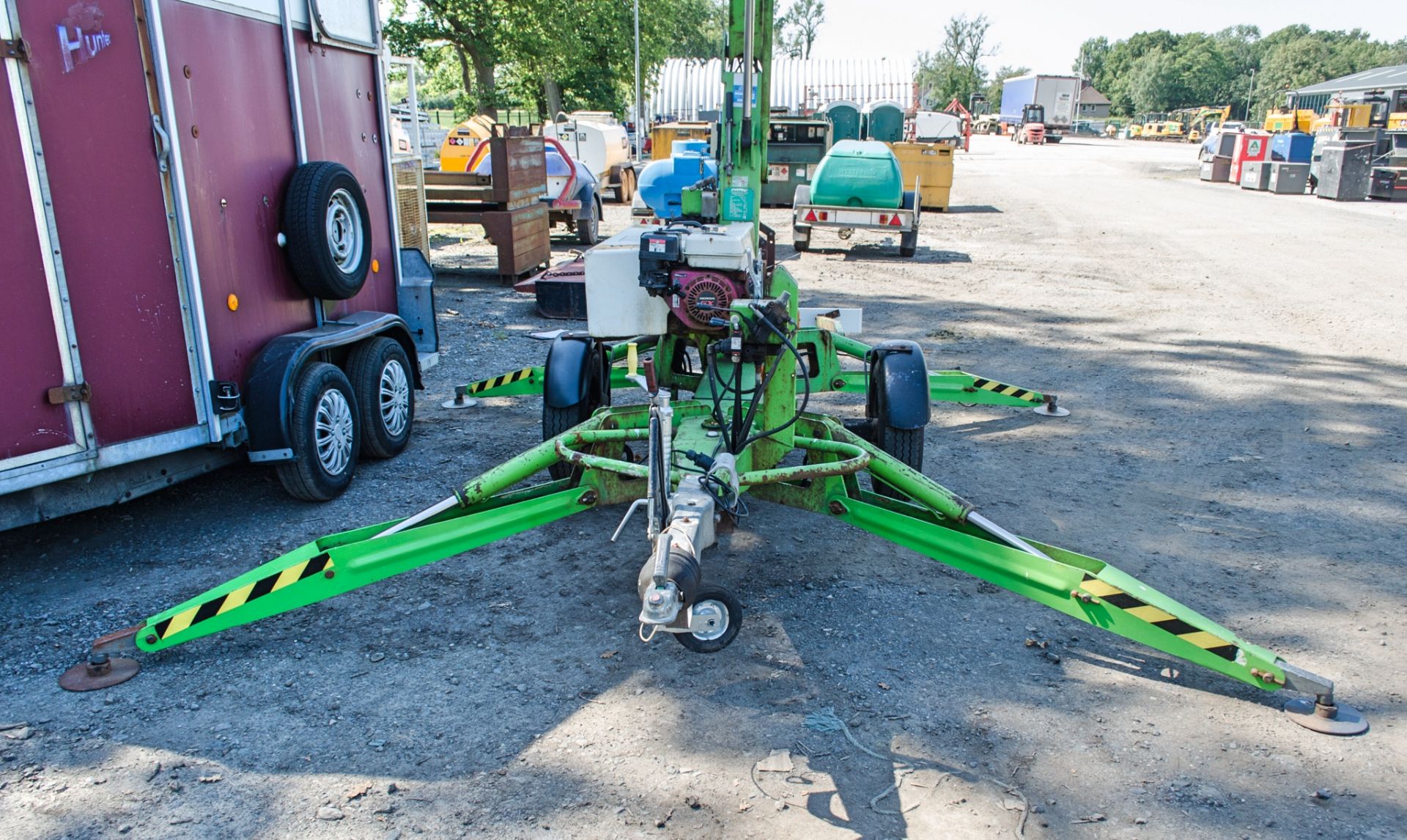 Nifty 120 TPE fast tow battery/petrol drive articulated boom lift Year: 2005 S/N: 11840 - Image 6 of 14