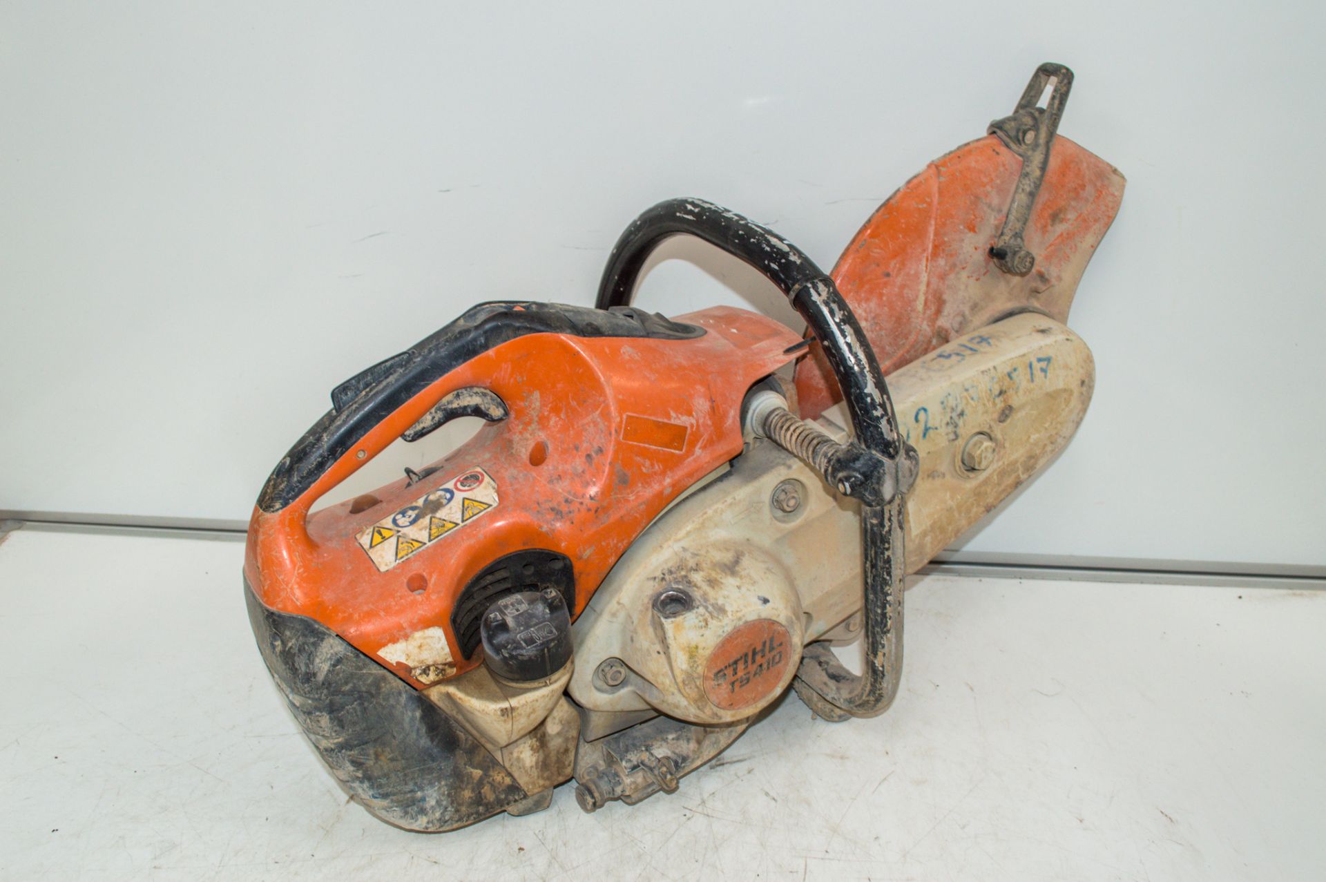Stihl petrol driven cut off saw ** Pull cord missing ** 02070517 - Image 2 of 2