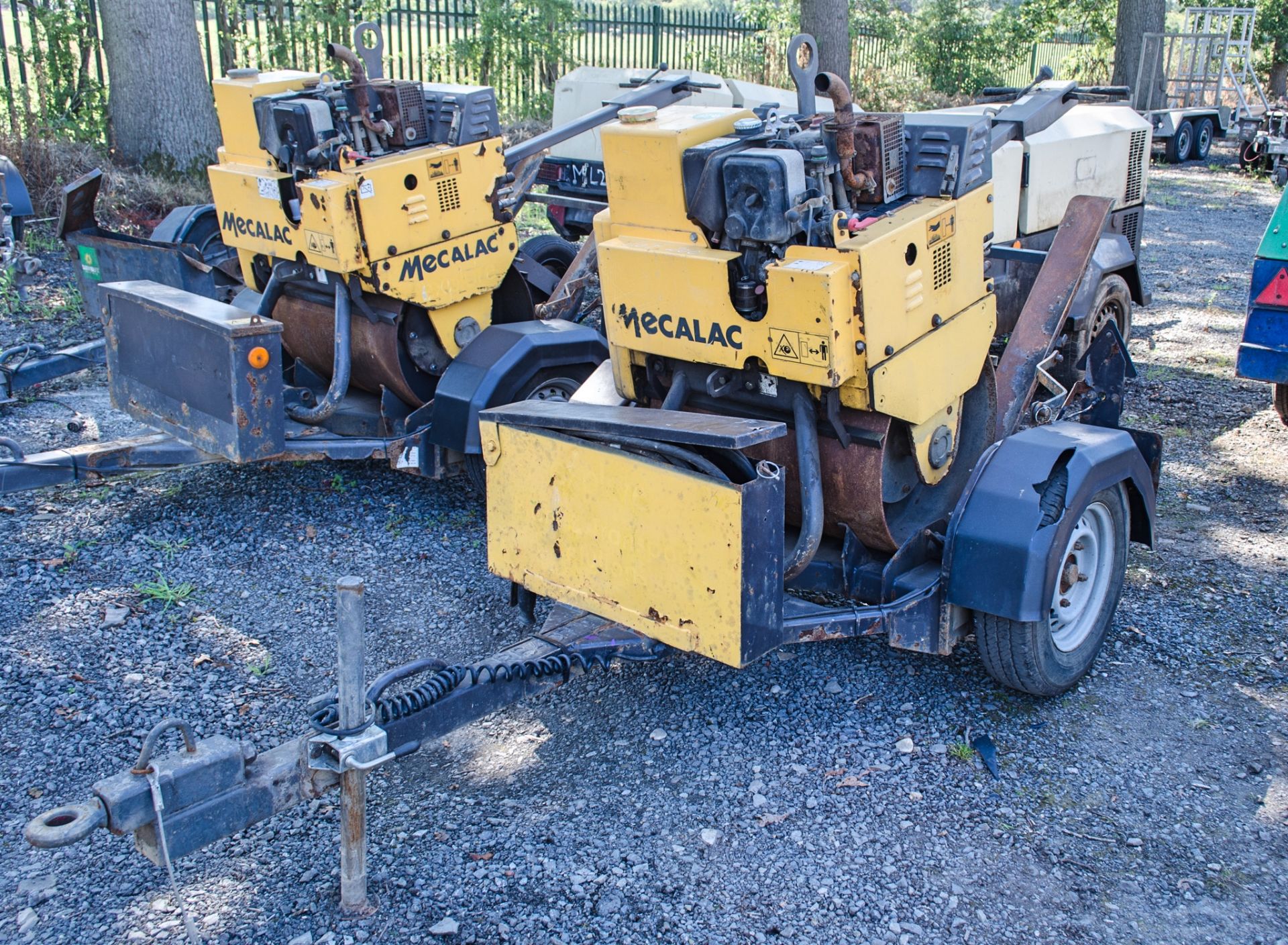 Mecalac MBR71 diesel petrol driven roller breaker Year: 2018 S/N: c/w roller trailer, hydraulic