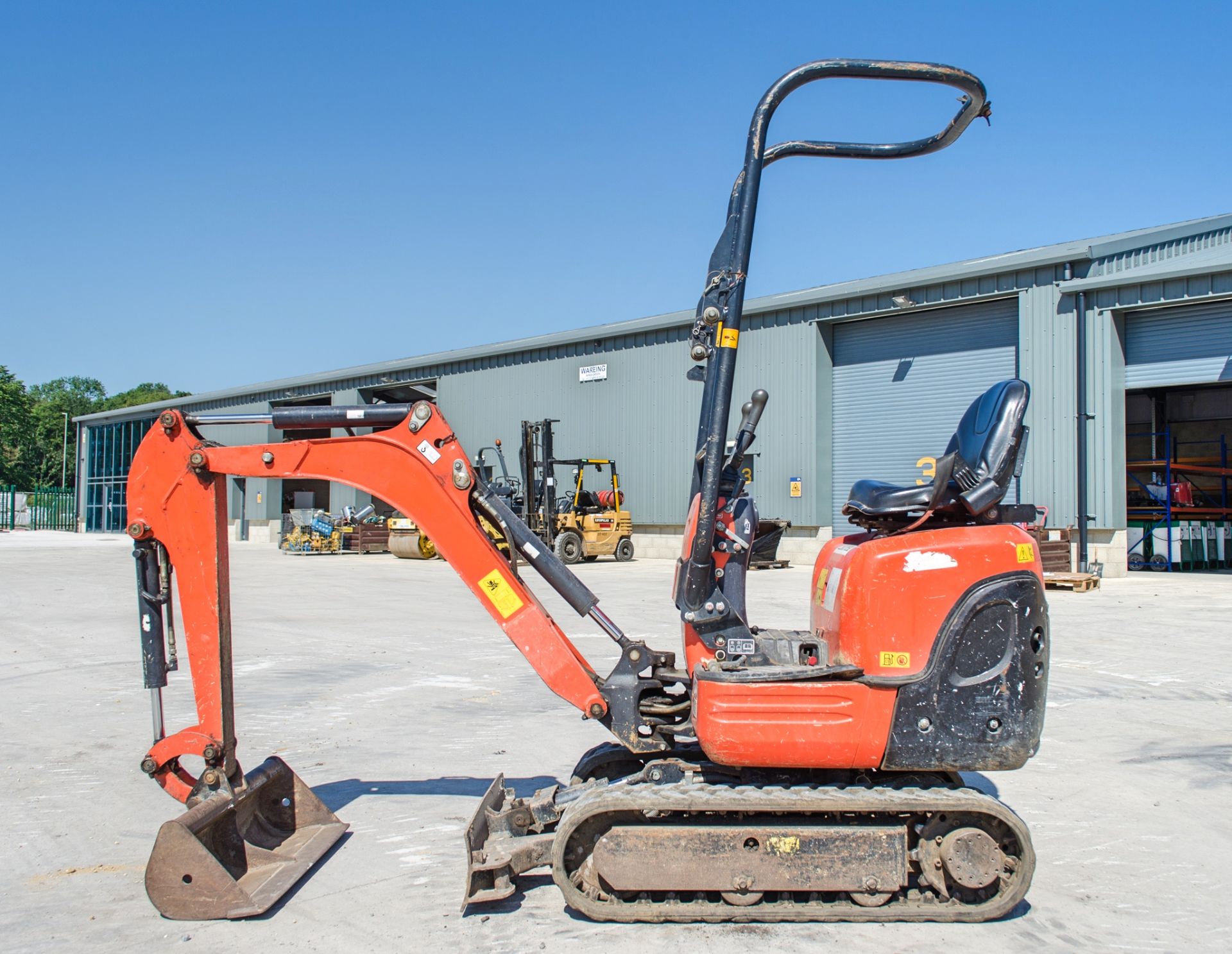 Kubota KX008-3 0.8 tonne rubber tracked micro excavator Year: 2017 S/N: 29571 Recorded Hours: 696 - Image 7 of 20