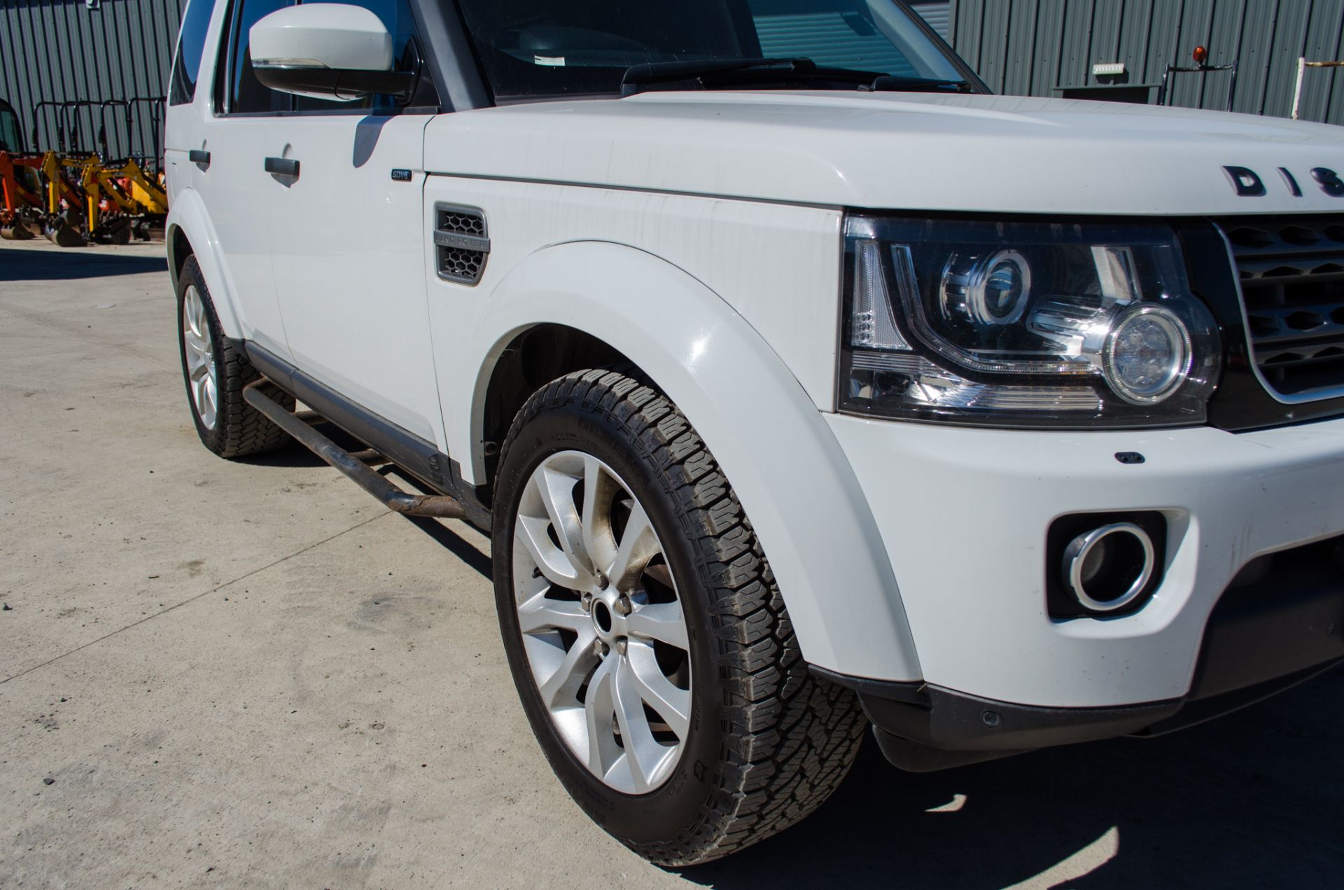 Land Rover Discovery 4 3.0 SE SDV6 Commercial 4x4 utility vehicle Reg No: PL65 SVR Date of - Image 11 of 32